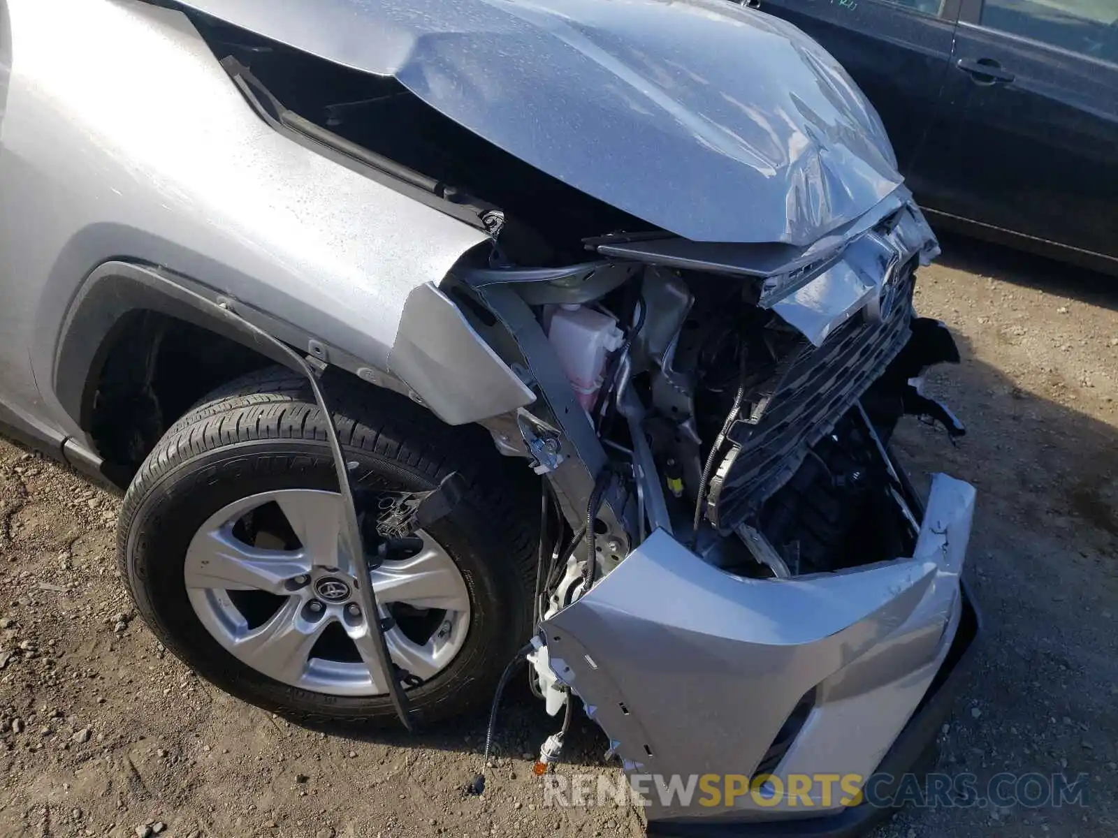 9 Photograph of a damaged car 2T3W1RFV1KW029777 TOYOTA RAV4 2019