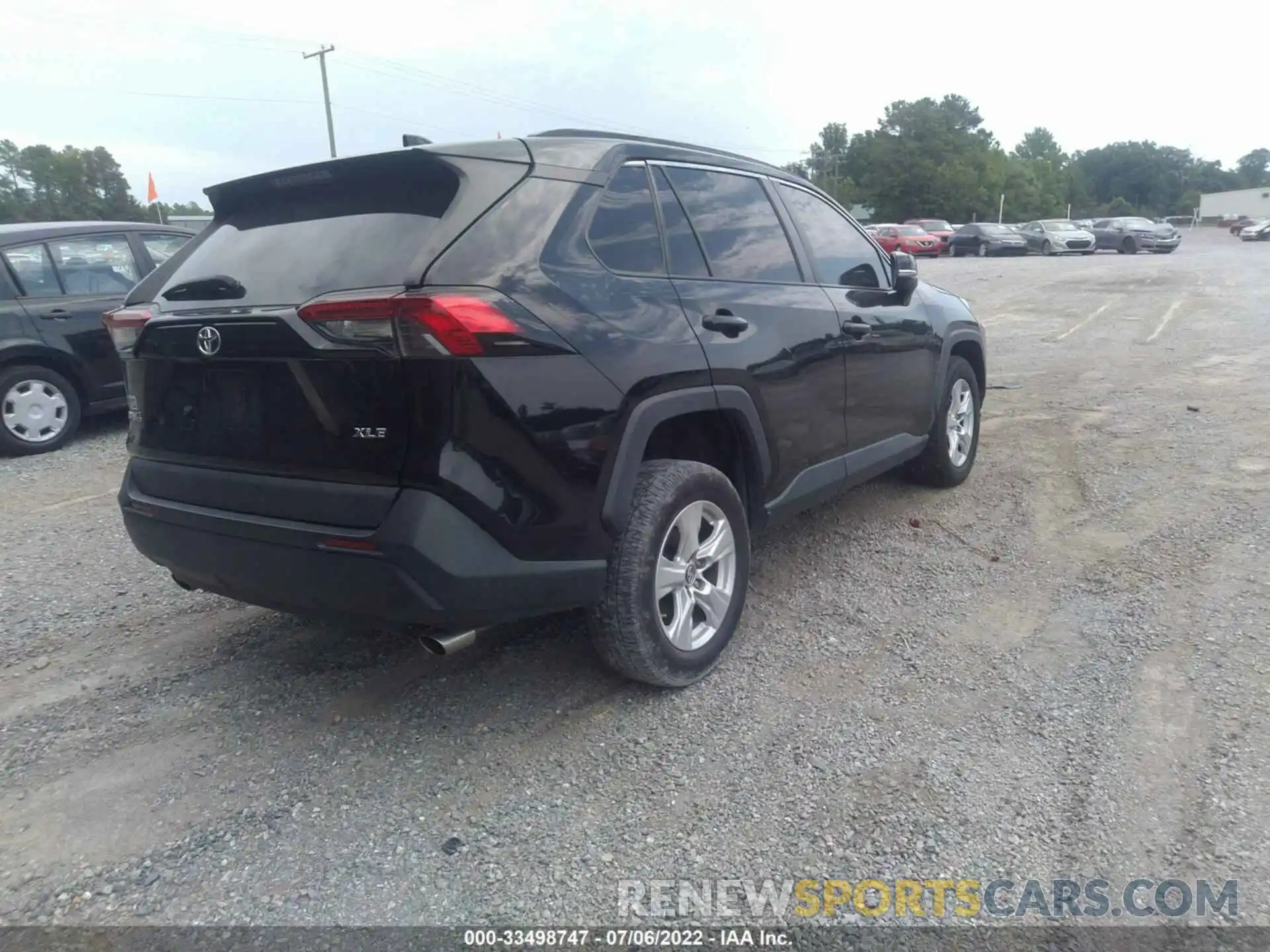 4 Photograph of a damaged car 2T3W1RFV1KW031366 TOYOTA RAV4 2019