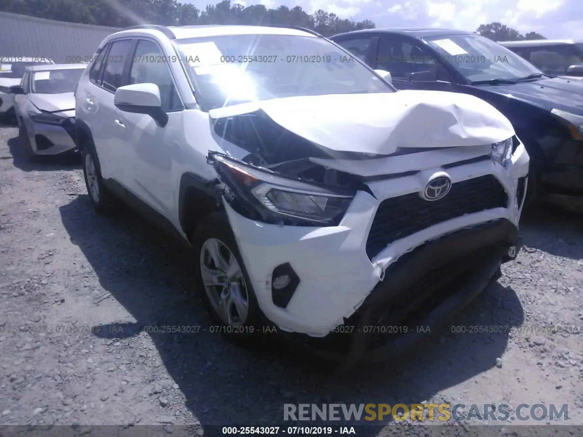 1 Photograph of a damaged car 2T3W1RFV1KW033375 TOYOTA RAV4 2019