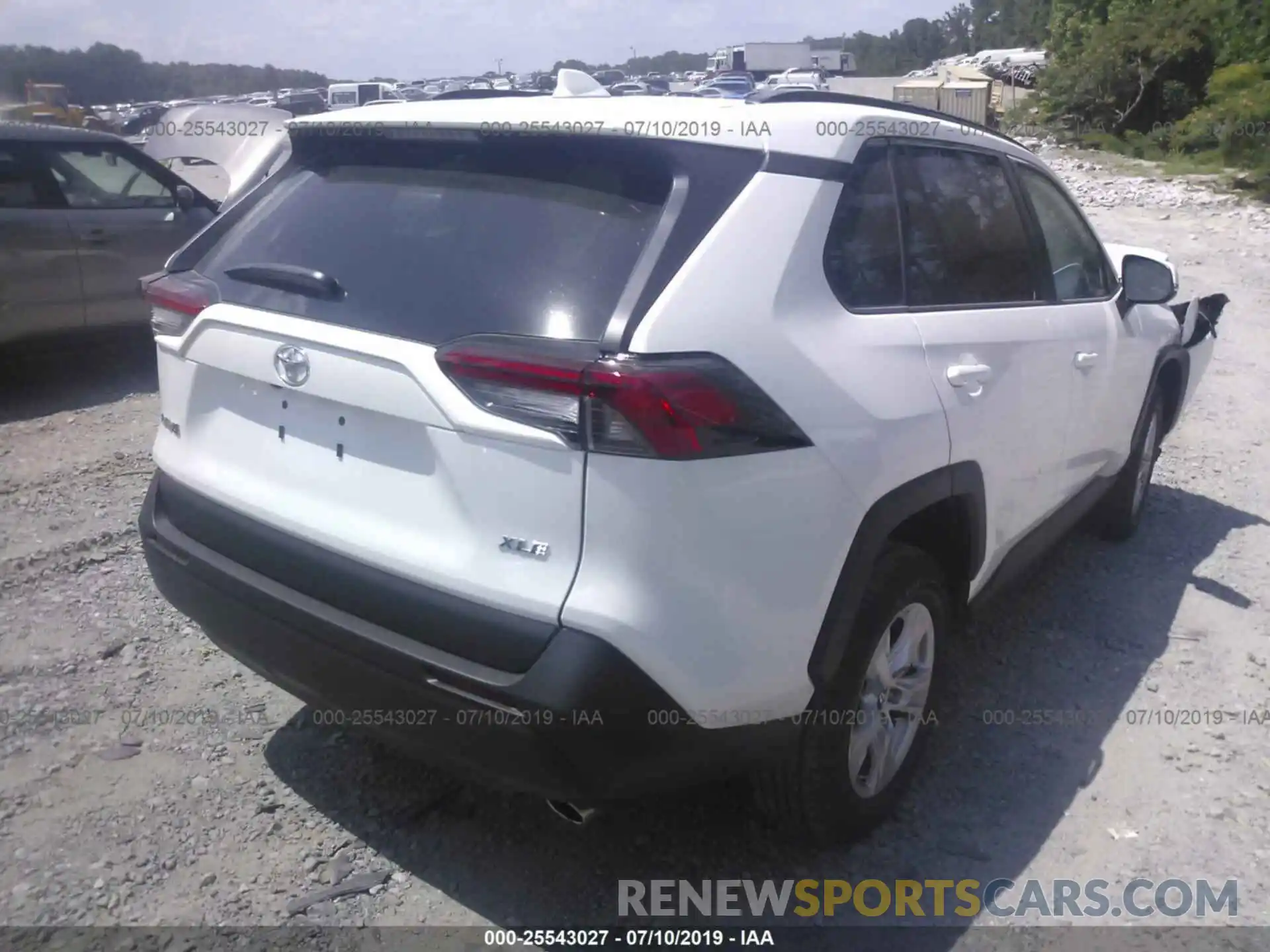 4 Photograph of a damaged car 2T3W1RFV1KW033375 TOYOTA RAV4 2019