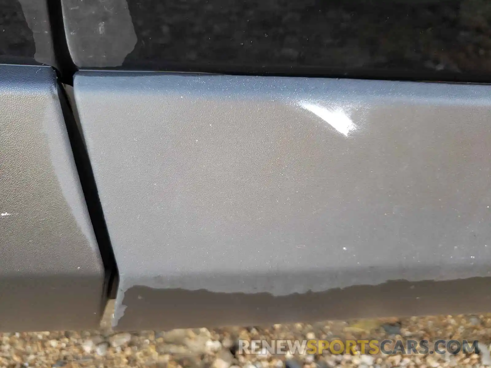 9 Photograph of a damaged car 2T3W1RFV1KW034204 TOYOTA RAV4 2019