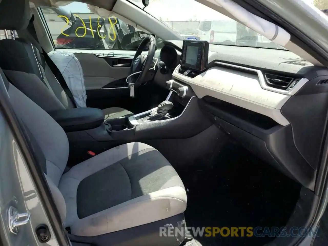 5 Photograph of a damaged car 2T3W1RFV1KW042173 TOYOTA RAV4 2019