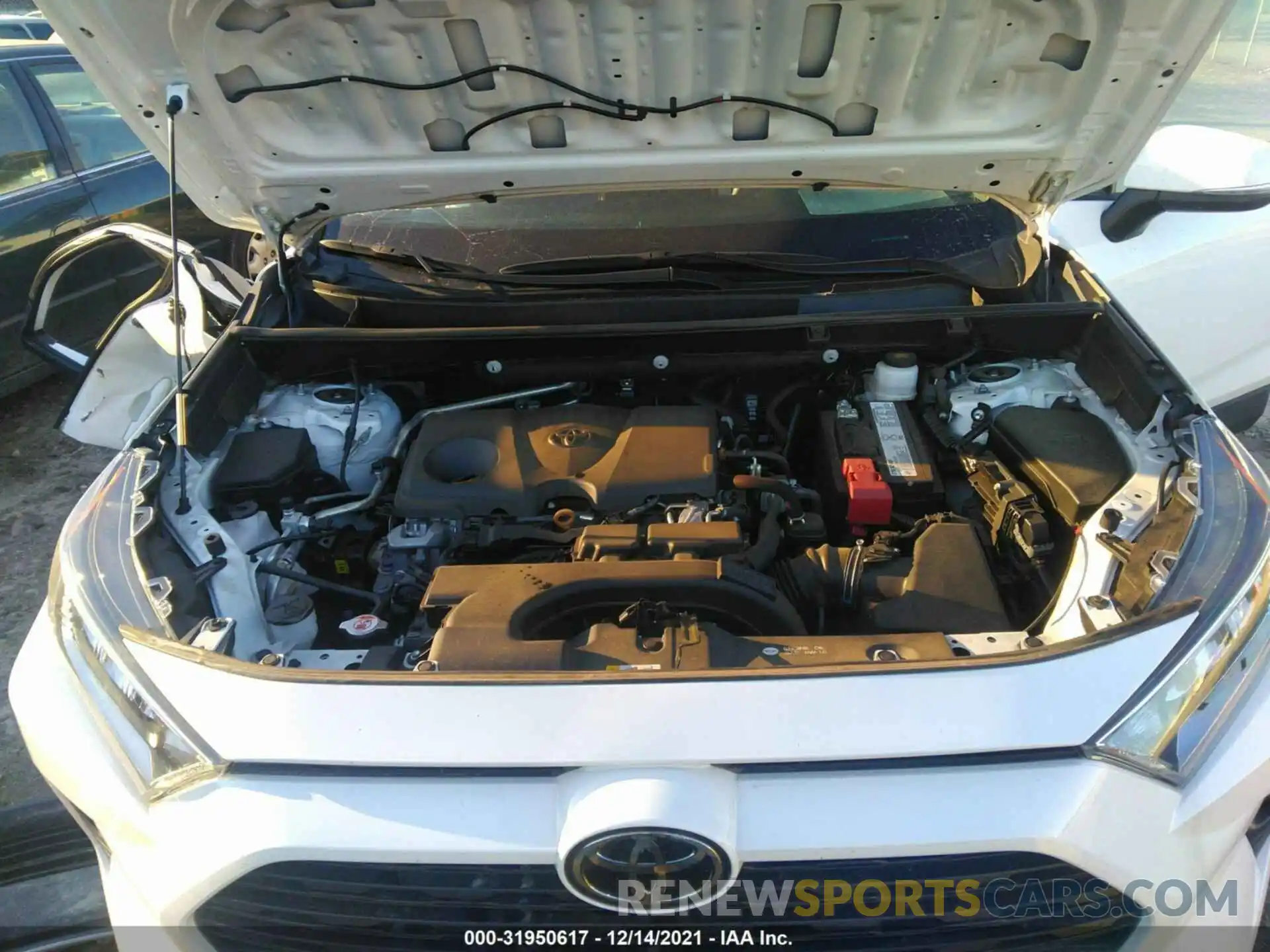 10 Photograph of a damaged car 2T3W1RFV1KW051388 TOYOTA RAV4 2019