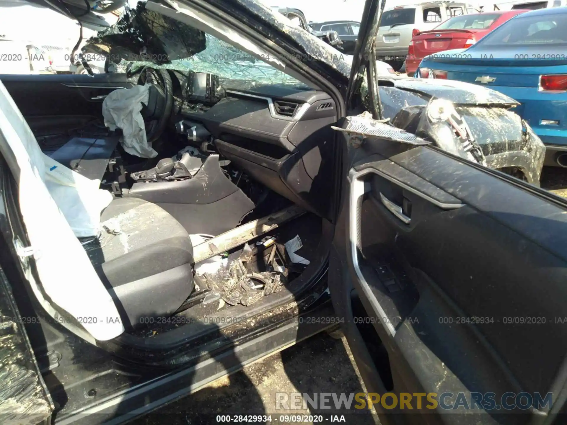 5 Photograph of a damaged car 2T3W1RFV2KC002685 TOYOTA RAV4 2019