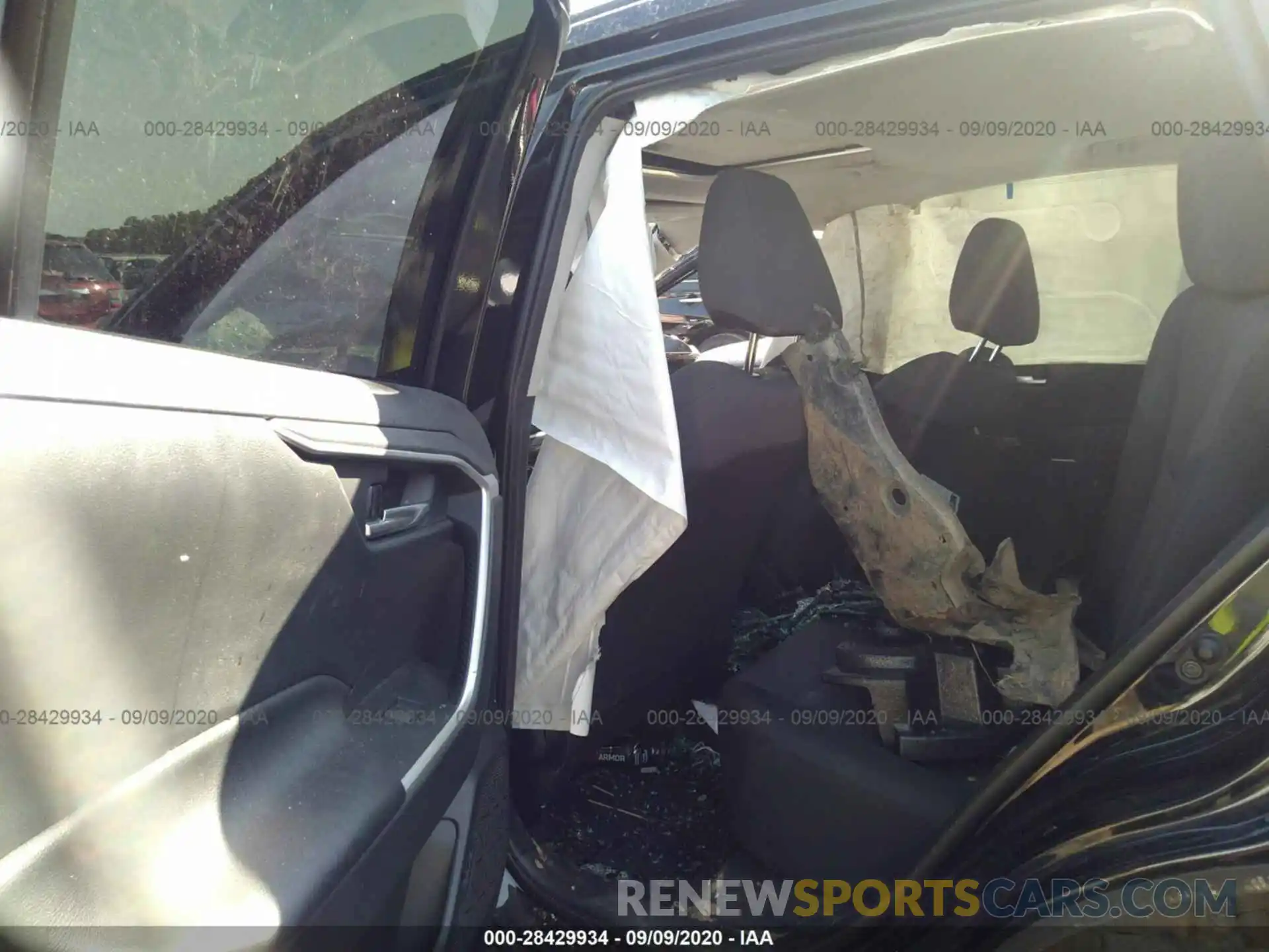 8 Photograph of a damaged car 2T3W1RFV2KC002685 TOYOTA RAV4 2019