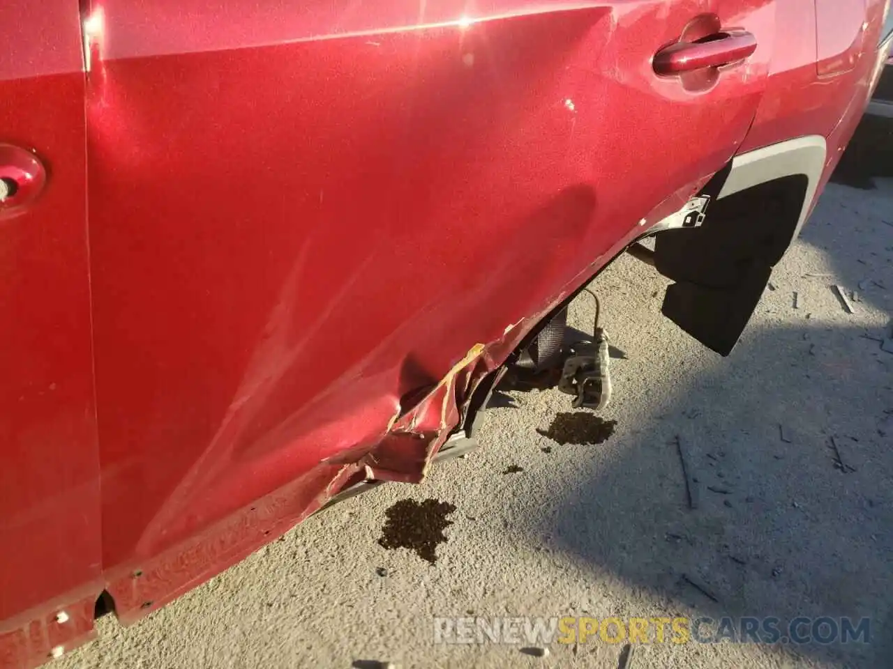 9 Photograph of a damaged car 2T3W1RFV2KC003481 TOYOTA RAV4 2019