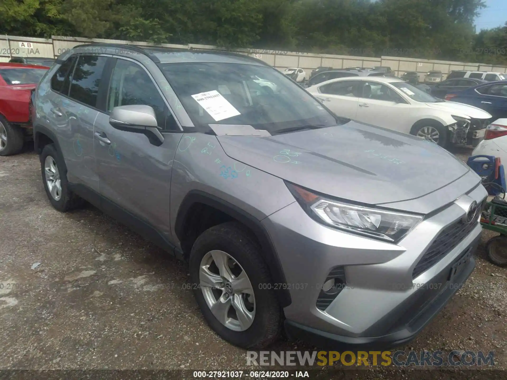 1 Photograph of a damaged car 2T3W1RFV2KC006168 TOYOTA RAV4 2019