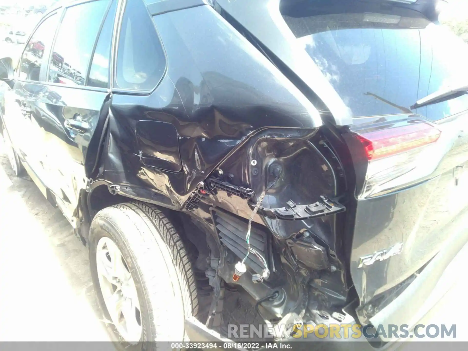 6 Photograph of a damaged car 2T3W1RFV2KC019163 TOYOTA RAV4 2019