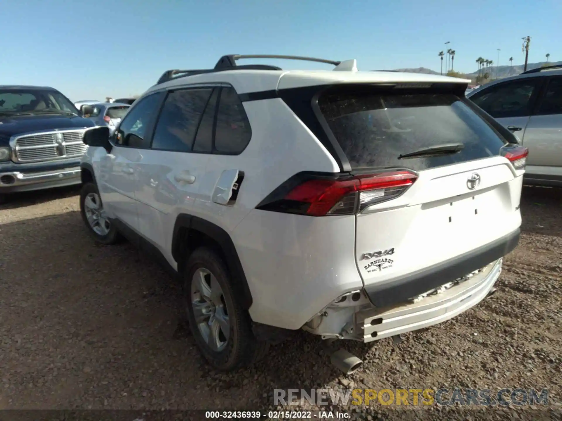 3 Фотография поврежденного автомобиля 2T3W1RFV2KC019308 TOYOTA RAV4 2019