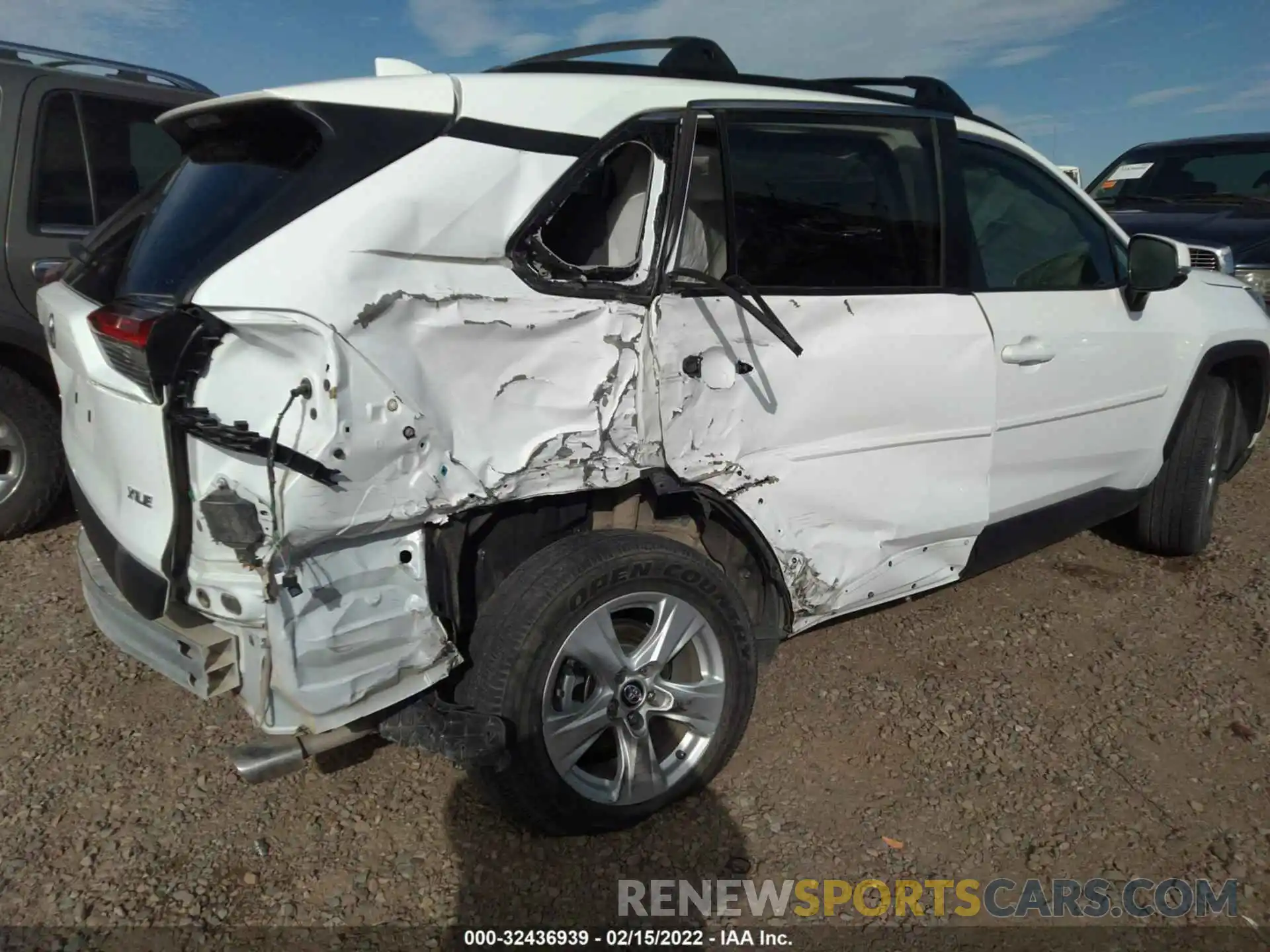 6 Photograph of a damaged car 2T3W1RFV2KC019308 TOYOTA RAV4 2019