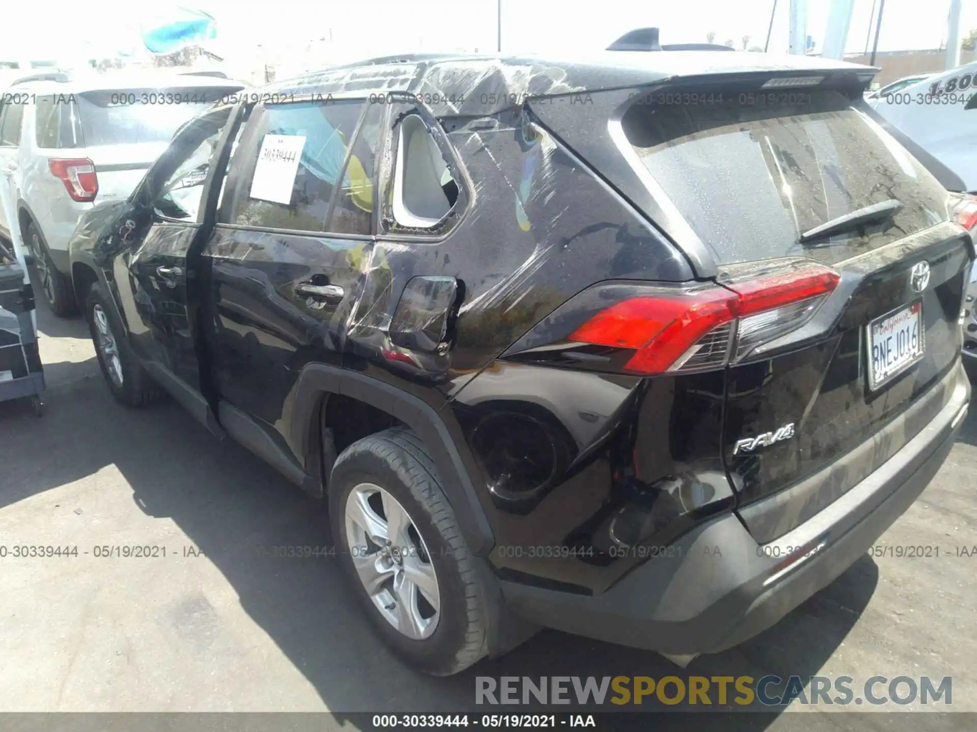 3 Фотография поврежденного автомобиля 2T3W1RFV2KC028414 TOYOTA RAV4 2019