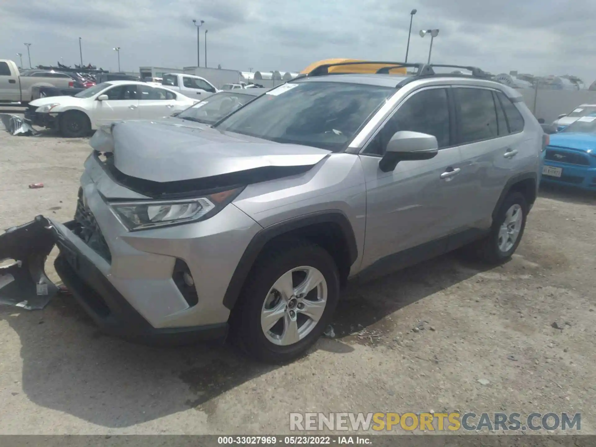 2 Photograph of a damaged car 2T3W1RFV2KC029577 TOYOTA RAV4 2019