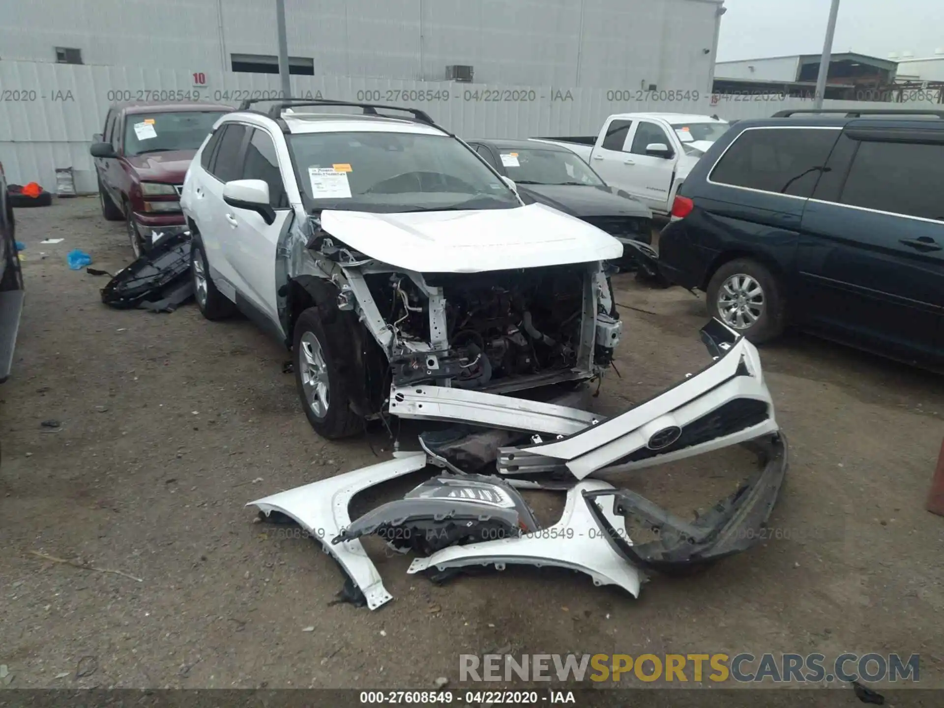 1 Photograph of a damaged car 2T3W1RFV2KW005634 TOYOTA RAV4 2019