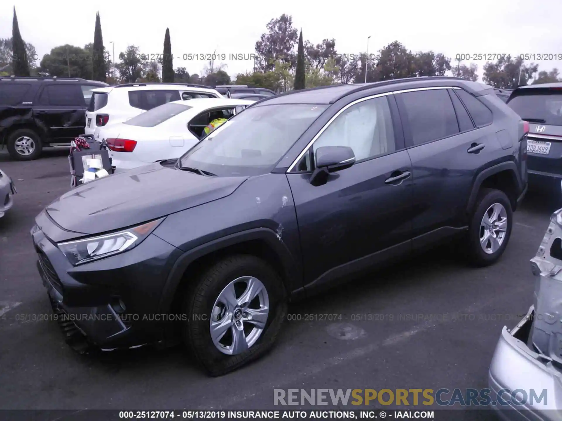 2 Photograph of a damaged car 2T3W1RFV2KW007917 TOYOTA RAV4 2019