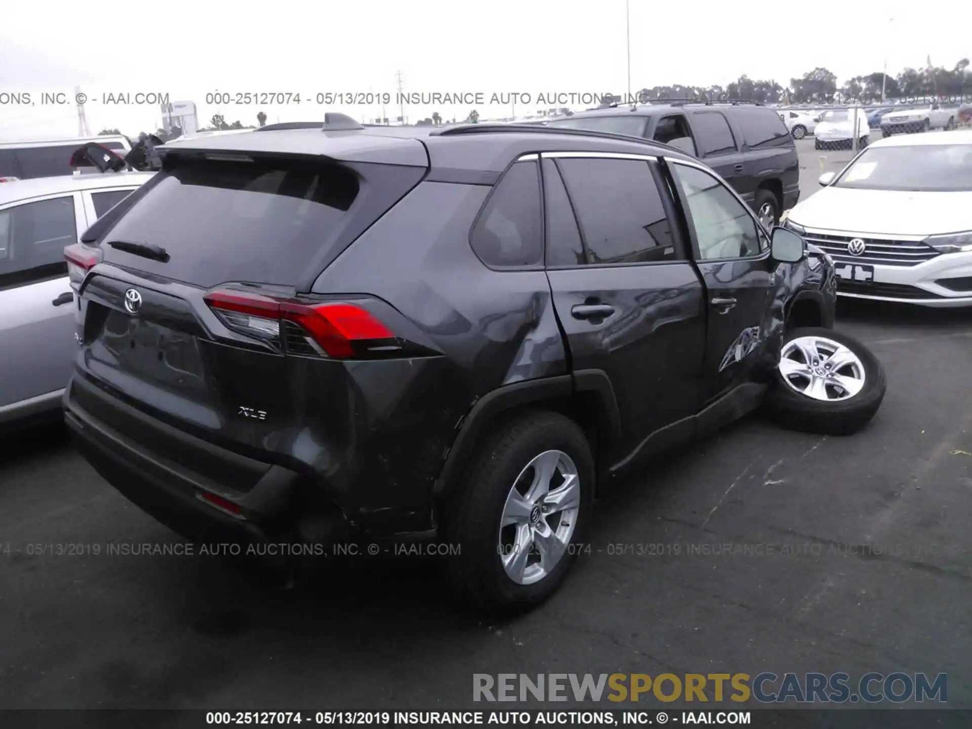 4 Фотография поврежденного автомобиля 2T3W1RFV2KW007917 TOYOTA RAV4 2019