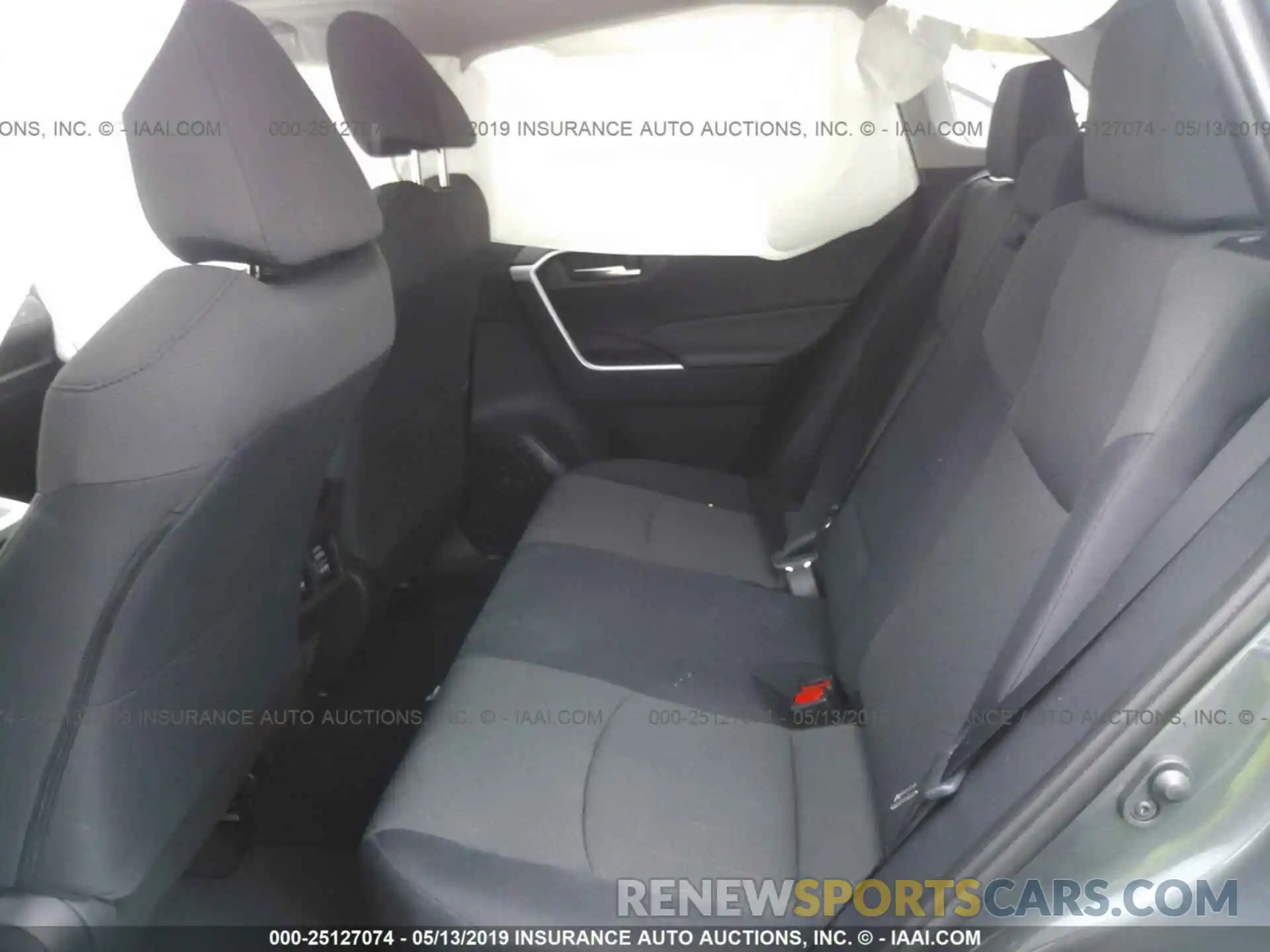 8 Photograph of a damaged car 2T3W1RFV2KW007917 TOYOTA RAV4 2019