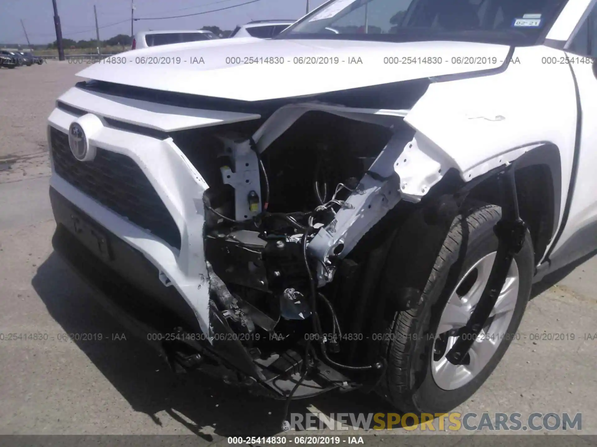 6 Фотография поврежденного автомобиля 2T3W1RFV2KW012003 TOYOTA RAV4 2019