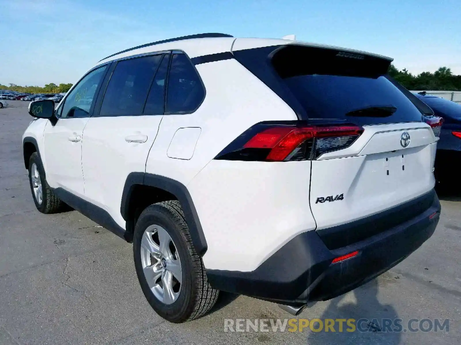 3 Фотография поврежденного автомобиля 2T3W1RFV2KW013975 TOYOTA RAV4 2019