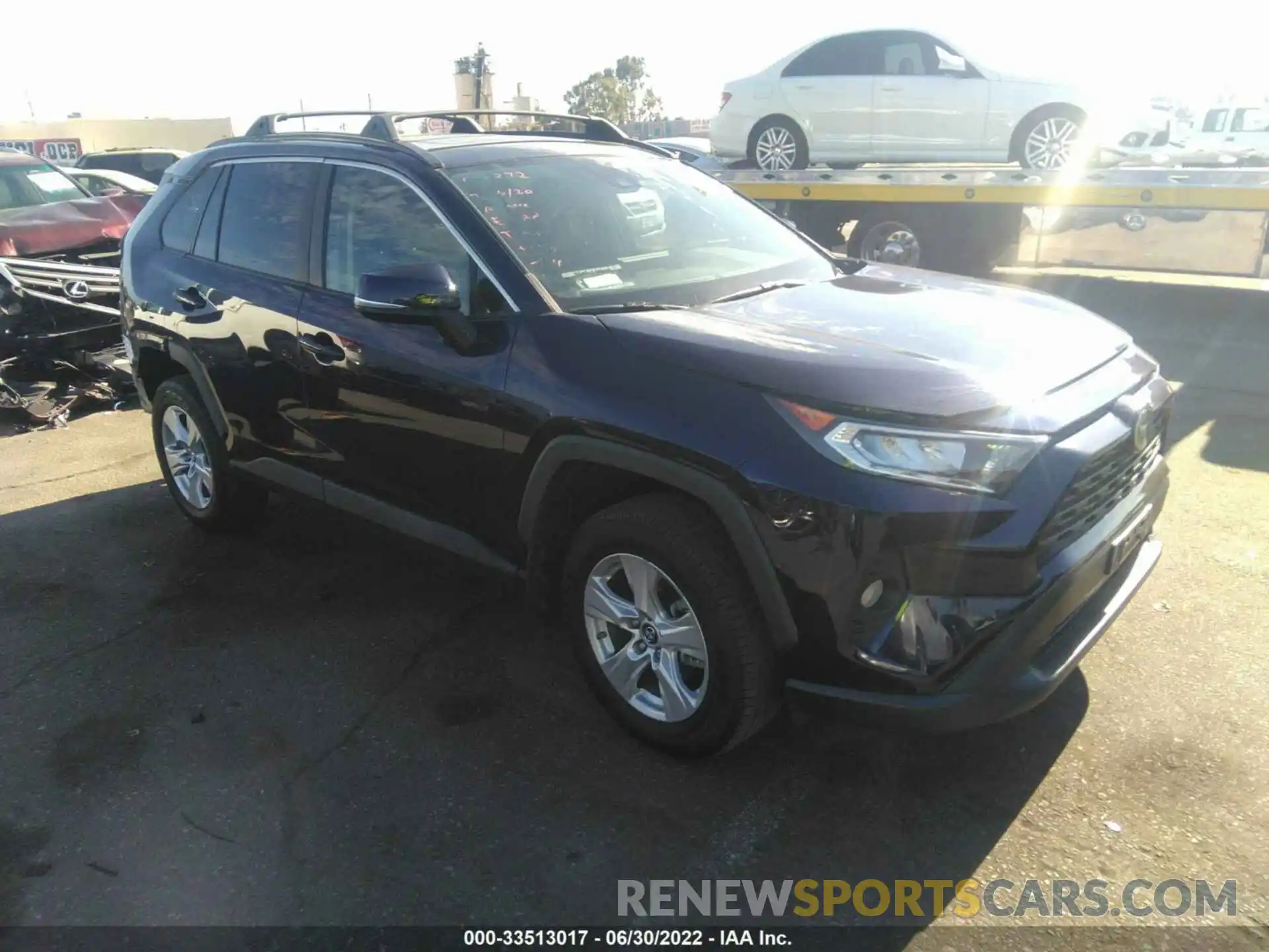 1 Фотография поврежденного автомобиля 2T3W1RFV2KW018528 TOYOTA RAV4 2019