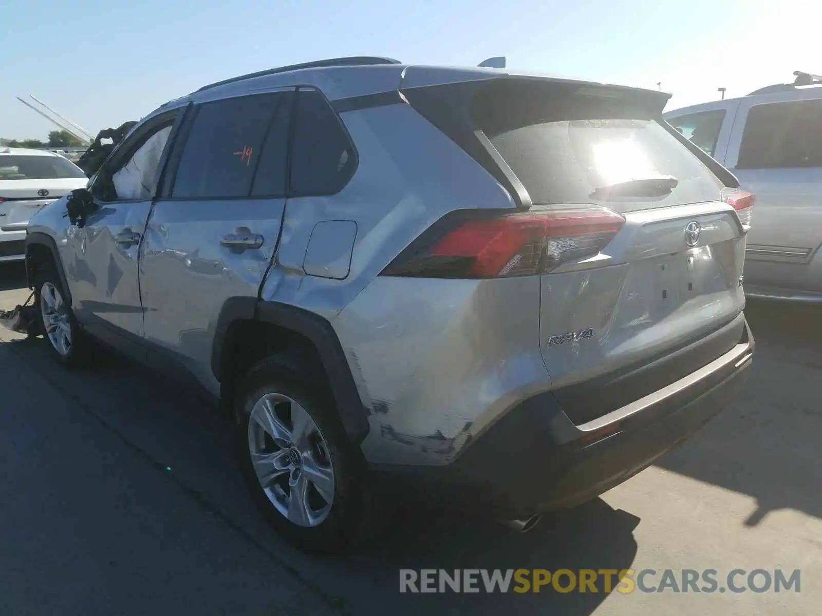 3 Photograph of a damaged car 2T3W1RFV2KW019405 TOYOTA RAV4 2019