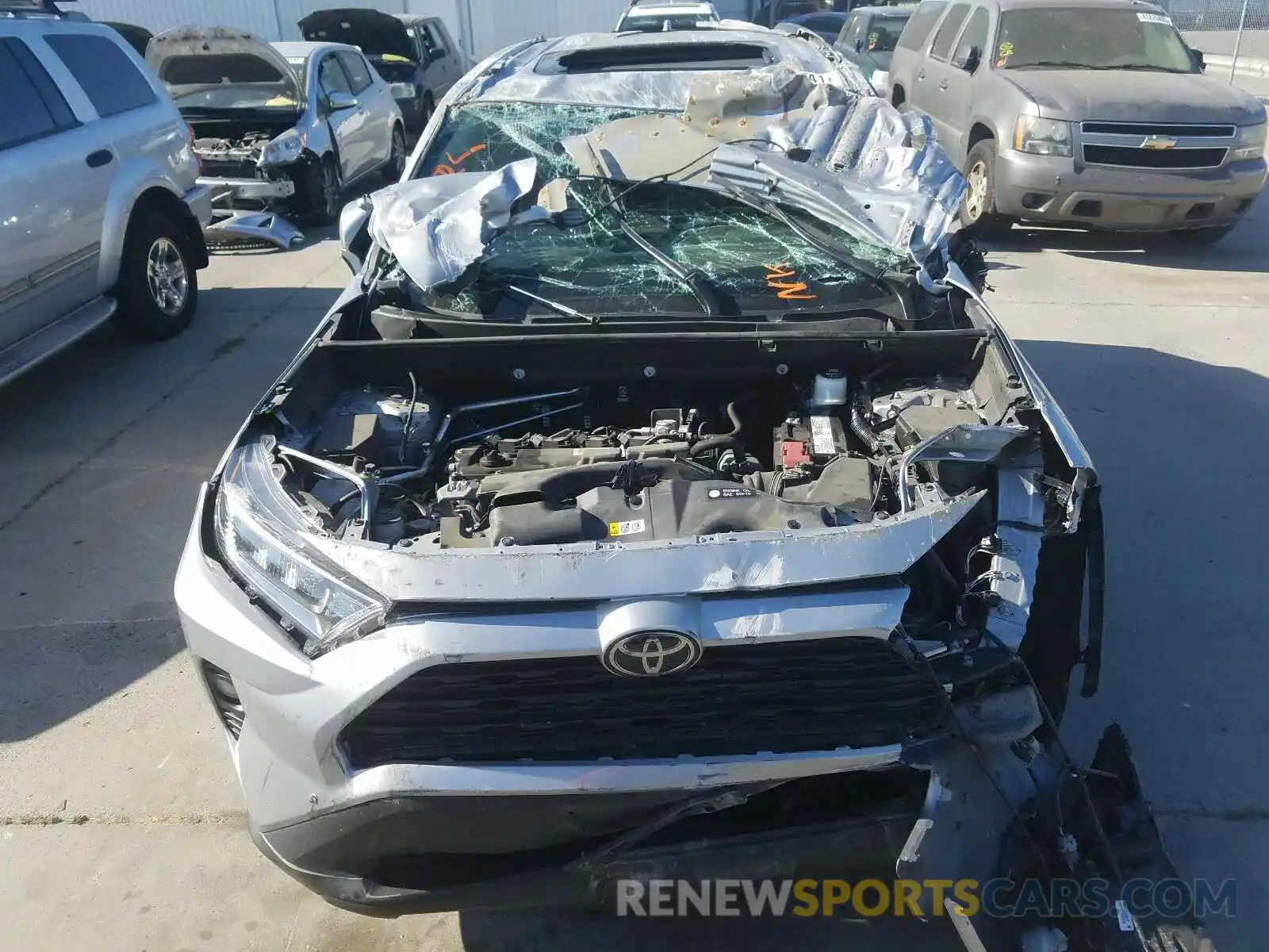 9 Photograph of a damaged car 2T3W1RFV2KW019405 TOYOTA RAV4 2019