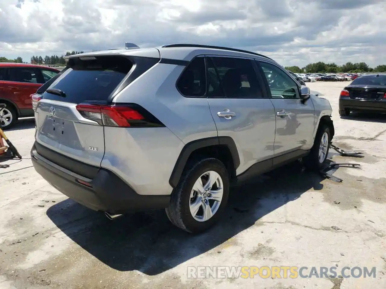 4 Photograph of a damaged car 2T3W1RFV2KW024569 TOYOTA RAV4 2019