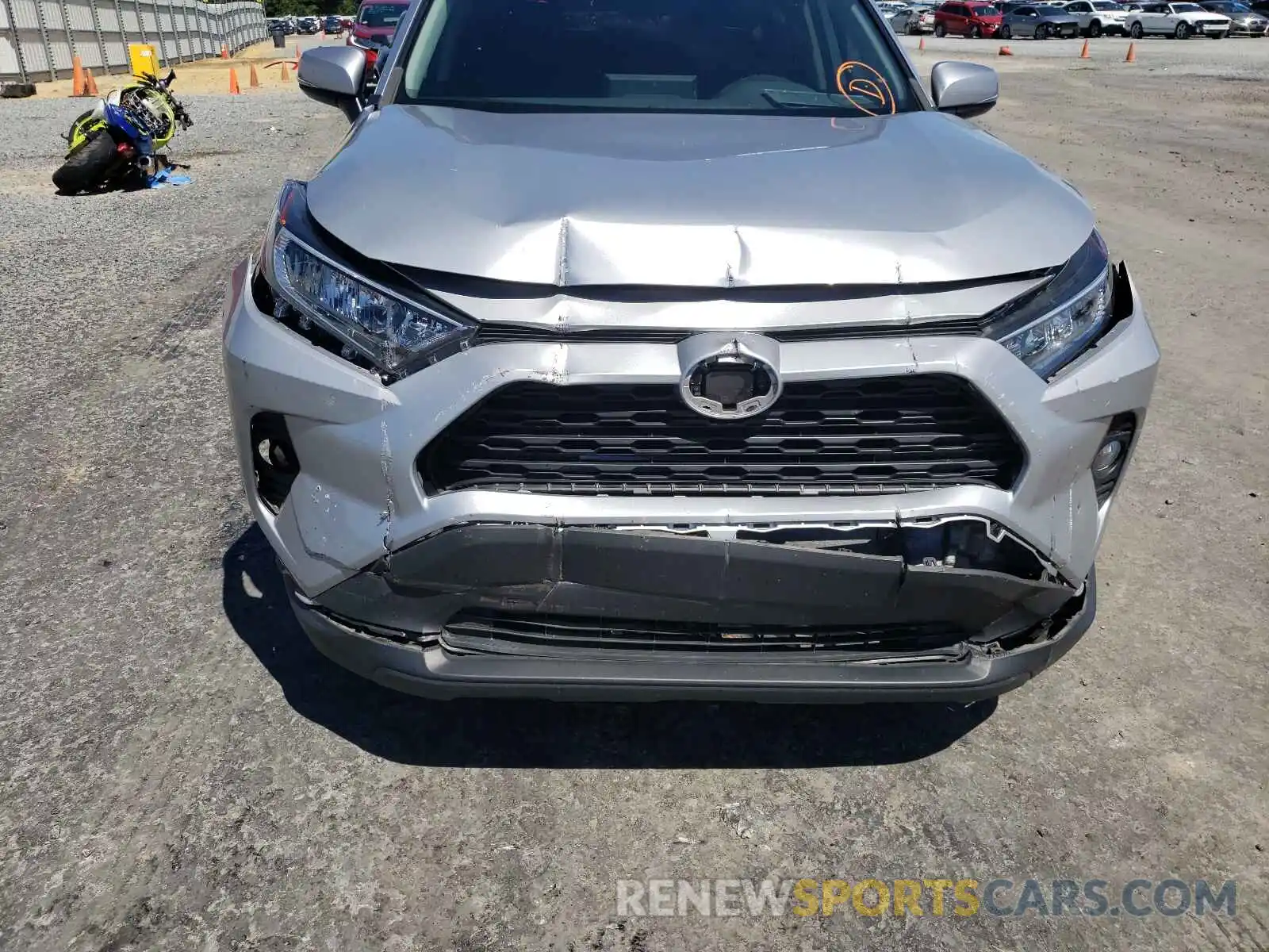 9 Photograph of a damaged car 2T3W1RFV2KW025169 TOYOTA RAV4 2019