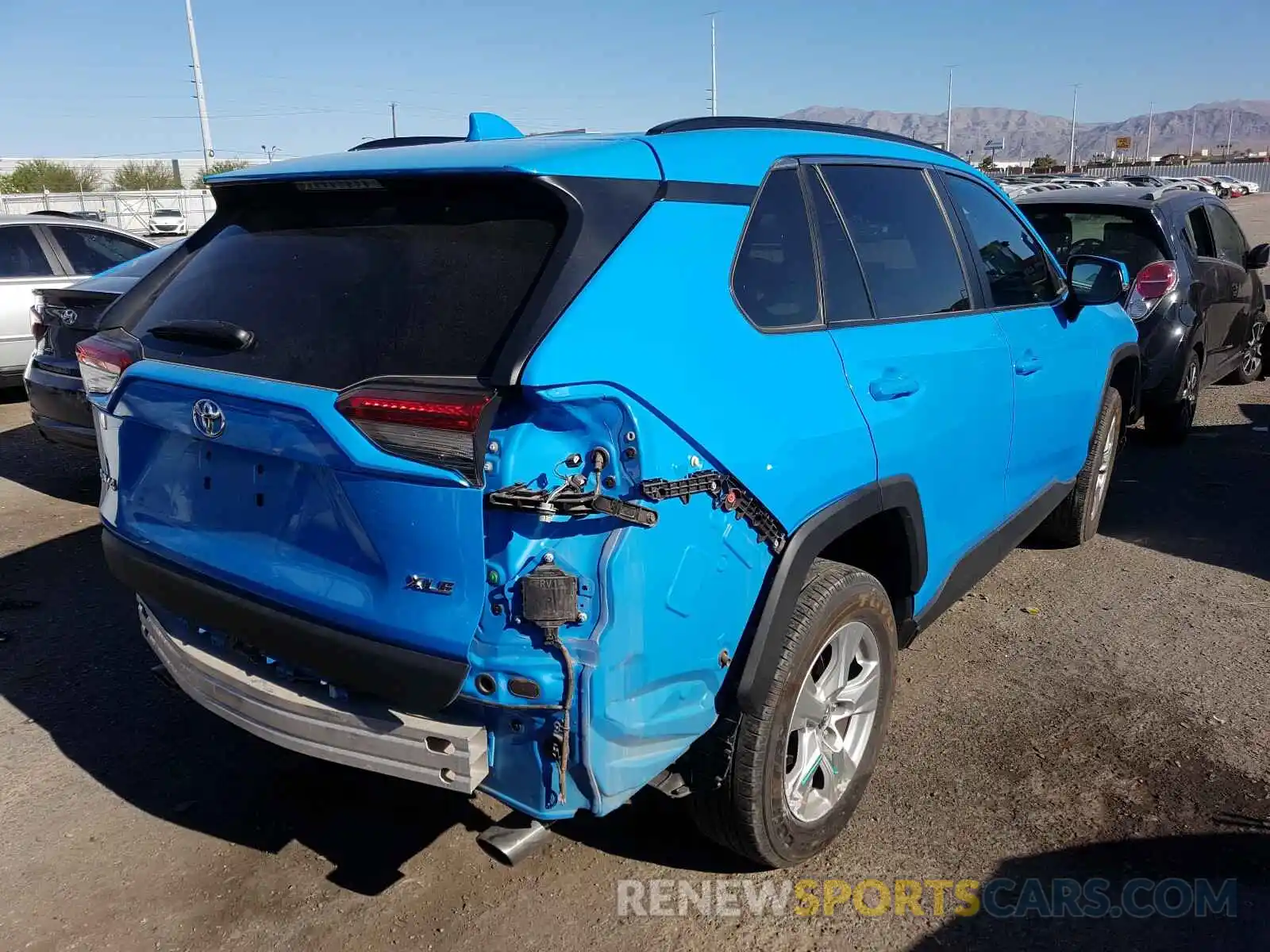 4 Фотография поврежденного автомобиля 2T3W1RFV2KW030257 TOYOTA RAV4 2019