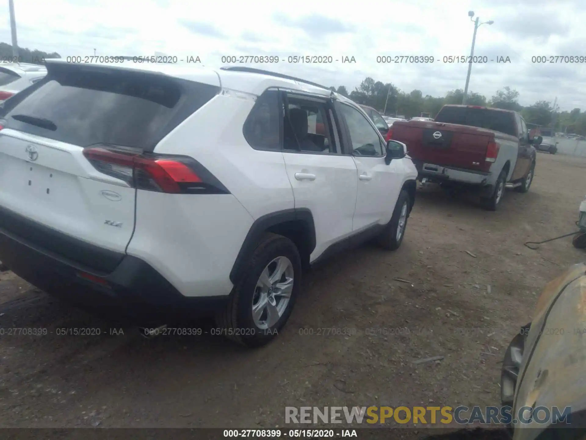 4 Photograph of a damaged car 2T3W1RFV2KW044417 TOYOTA RAV4 2019