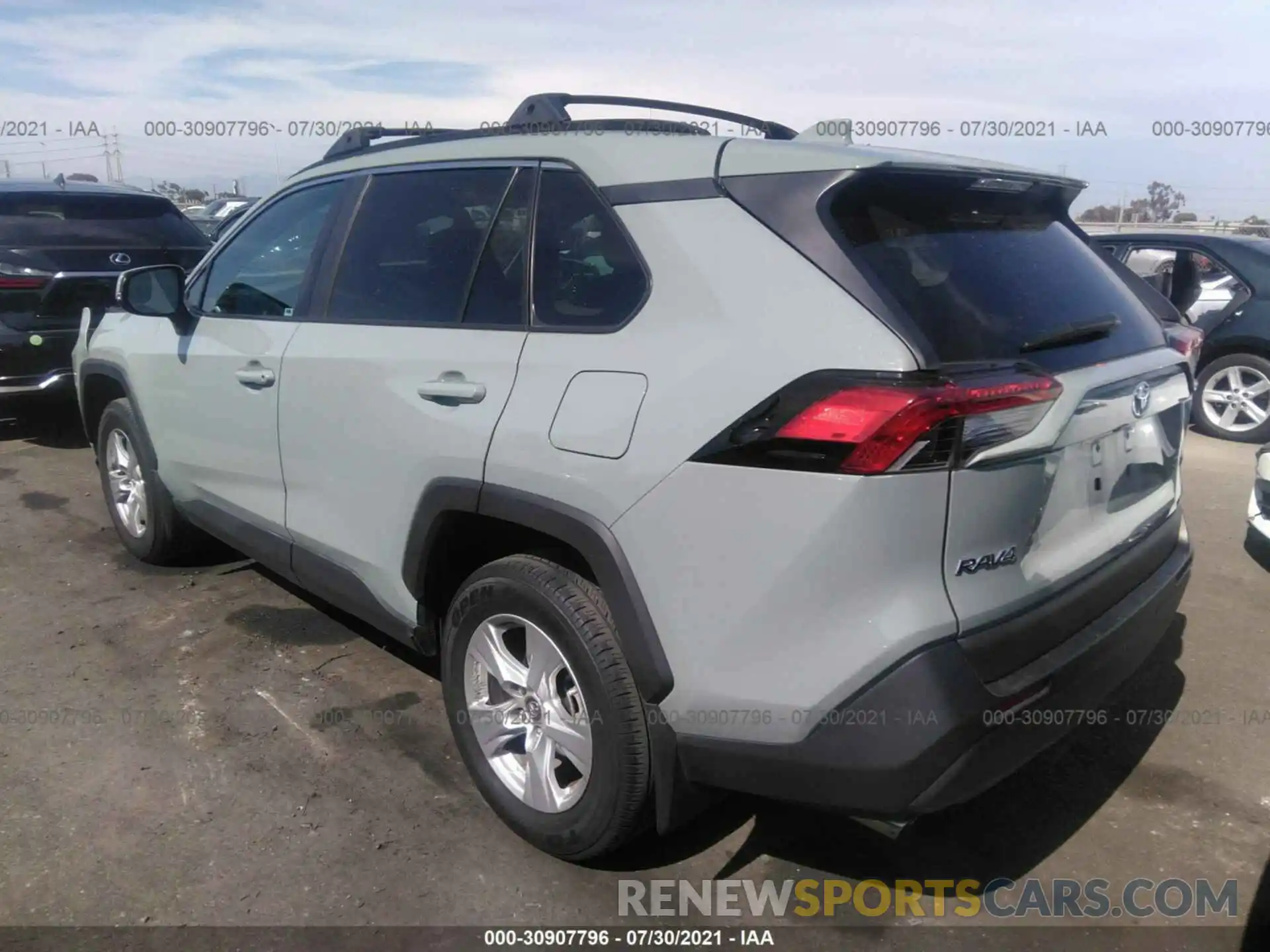 3 Фотография поврежденного автомобиля 2T3W1RFV2KW045230 TOYOTA RAV4 2019