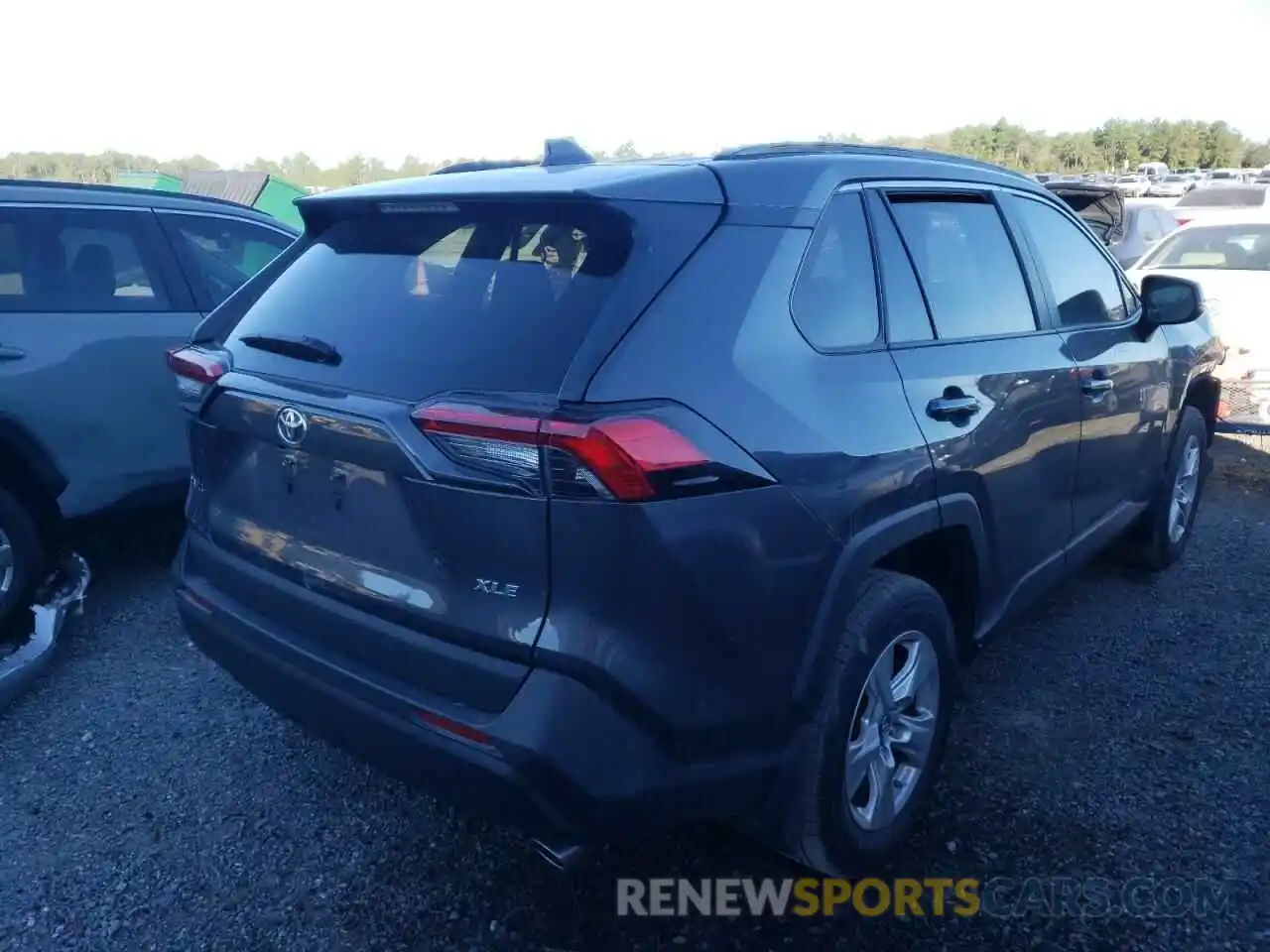 4 Photograph of a damaged car 2T3W1RFV2KW048810 TOYOTA RAV4 2019