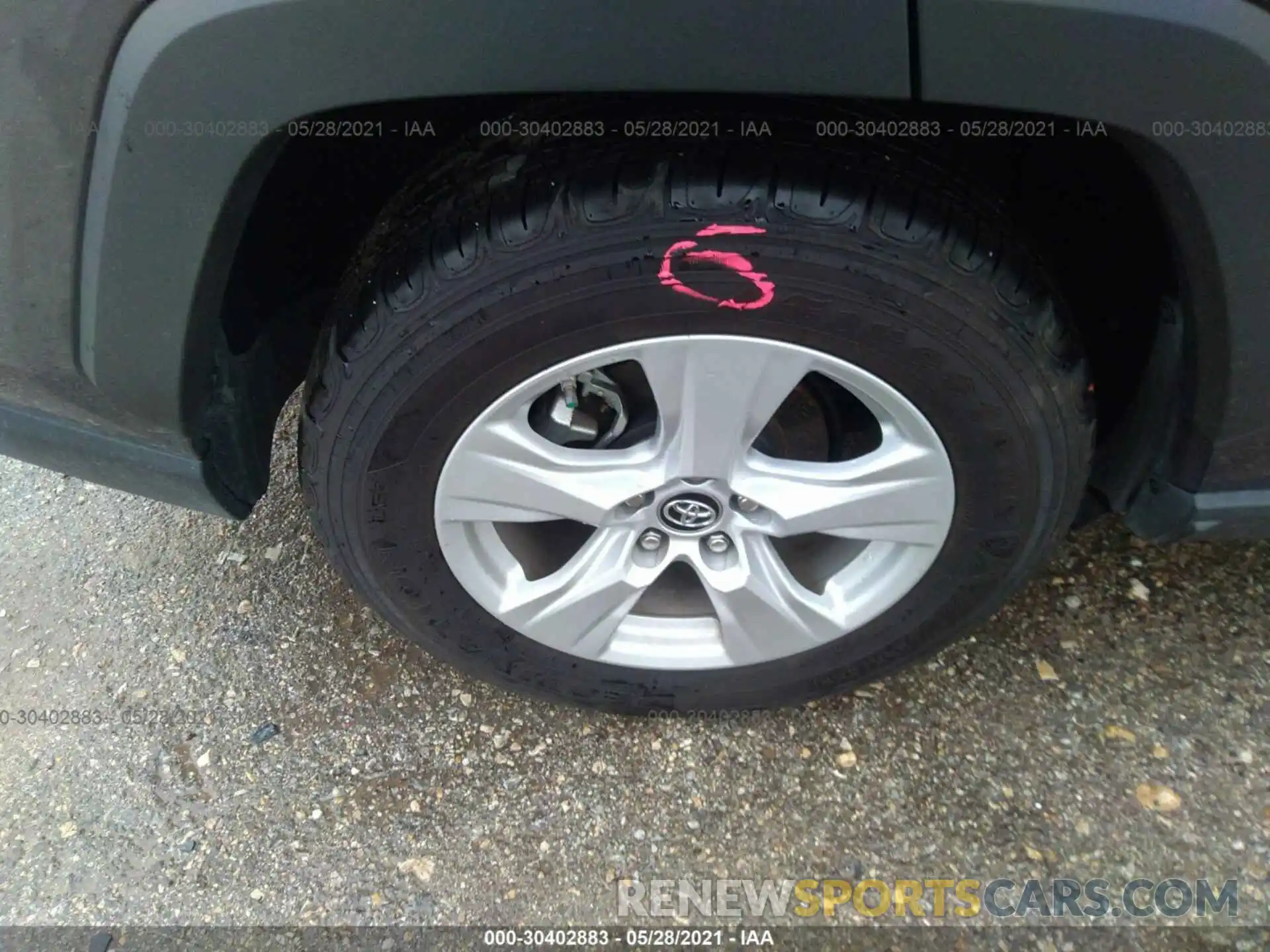 15 Photograph of a damaged car 2T3W1RFV2KW051173 TOYOTA RAV4 2019