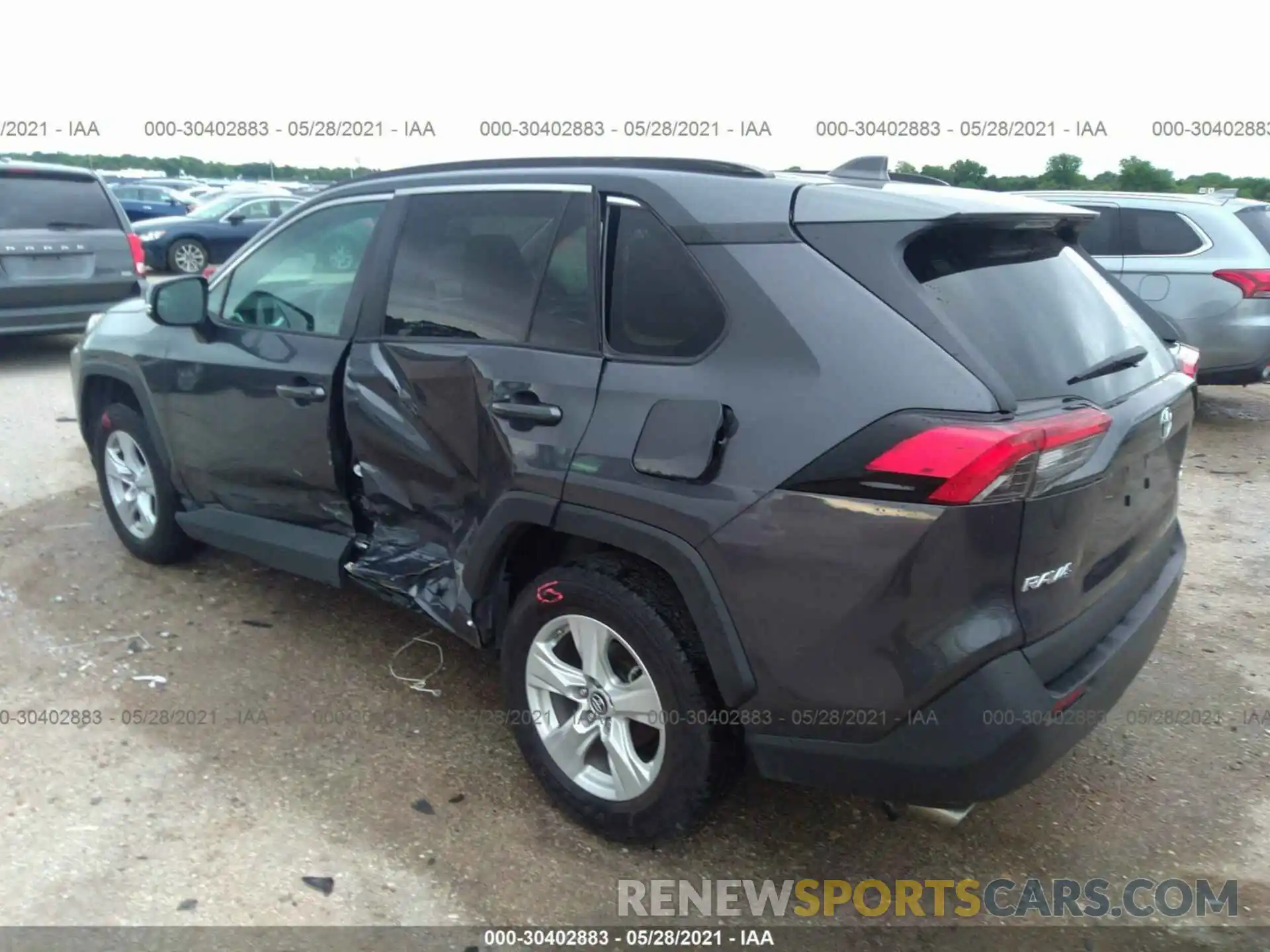 3 Photograph of a damaged car 2T3W1RFV2KW051173 TOYOTA RAV4 2019