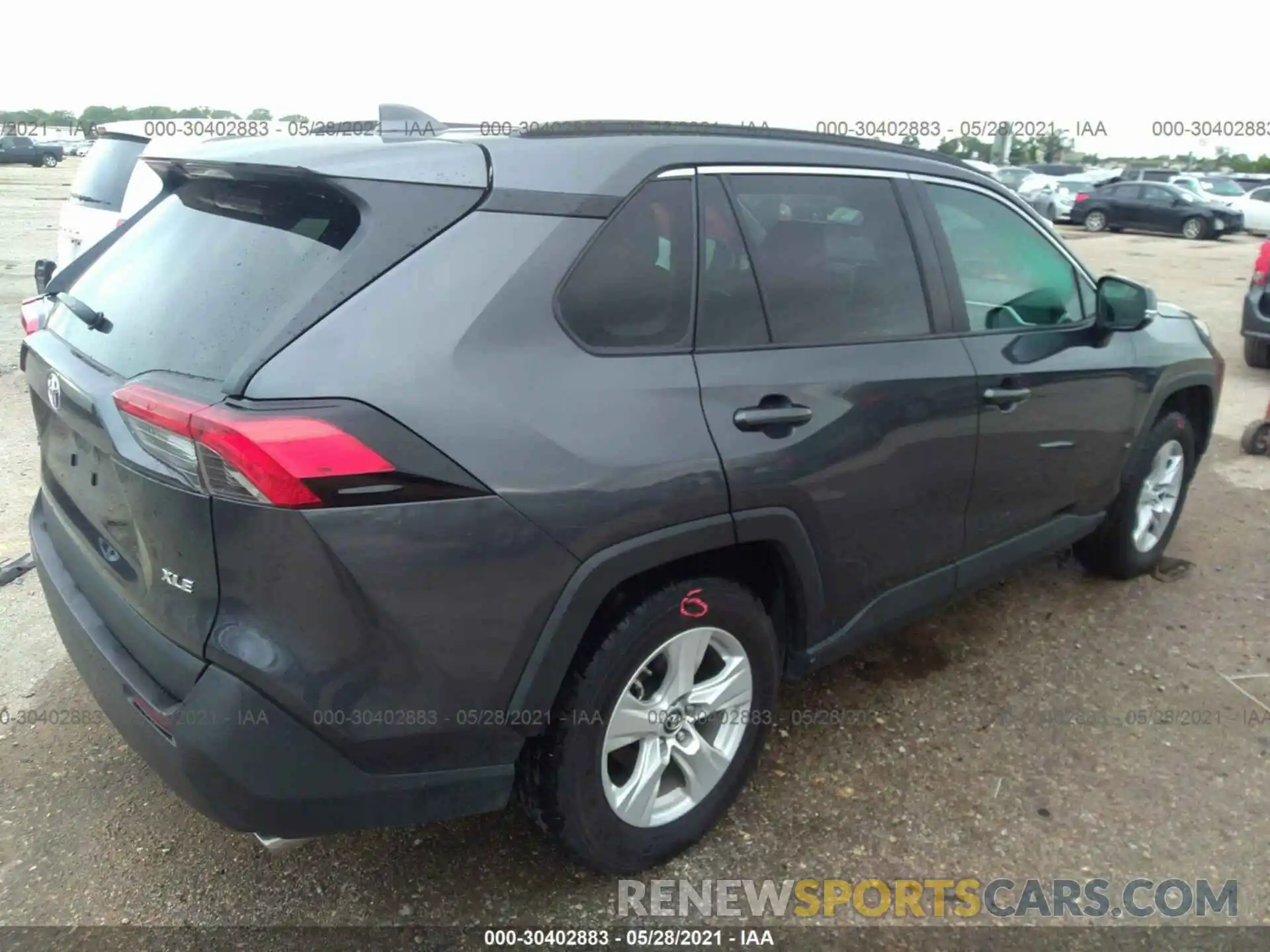 4 Photograph of a damaged car 2T3W1RFV2KW051173 TOYOTA RAV4 2019