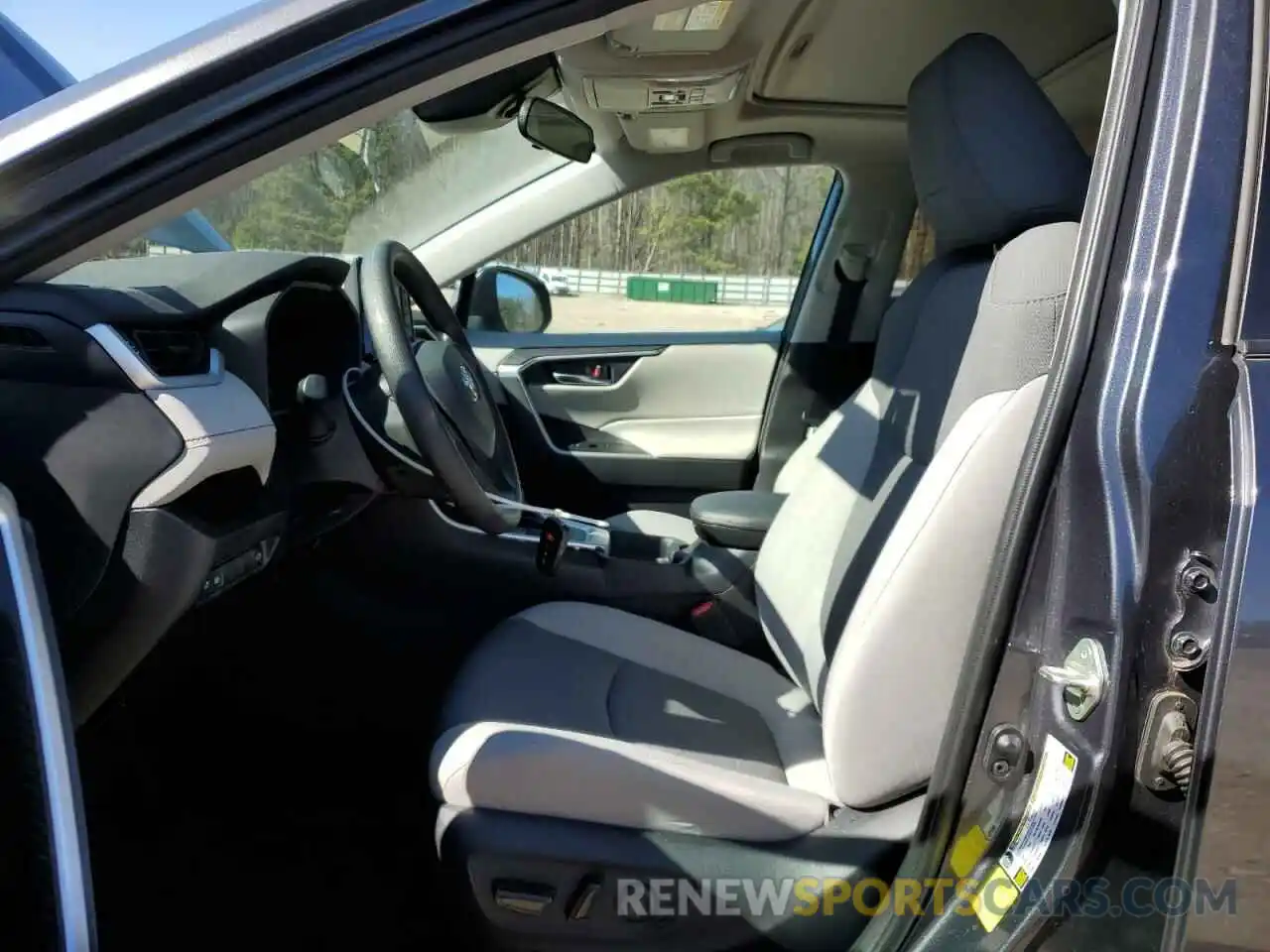 7 Photograph of a damaged car 2T3W1RFV2KW053876 TOYOTA RAV4 2019