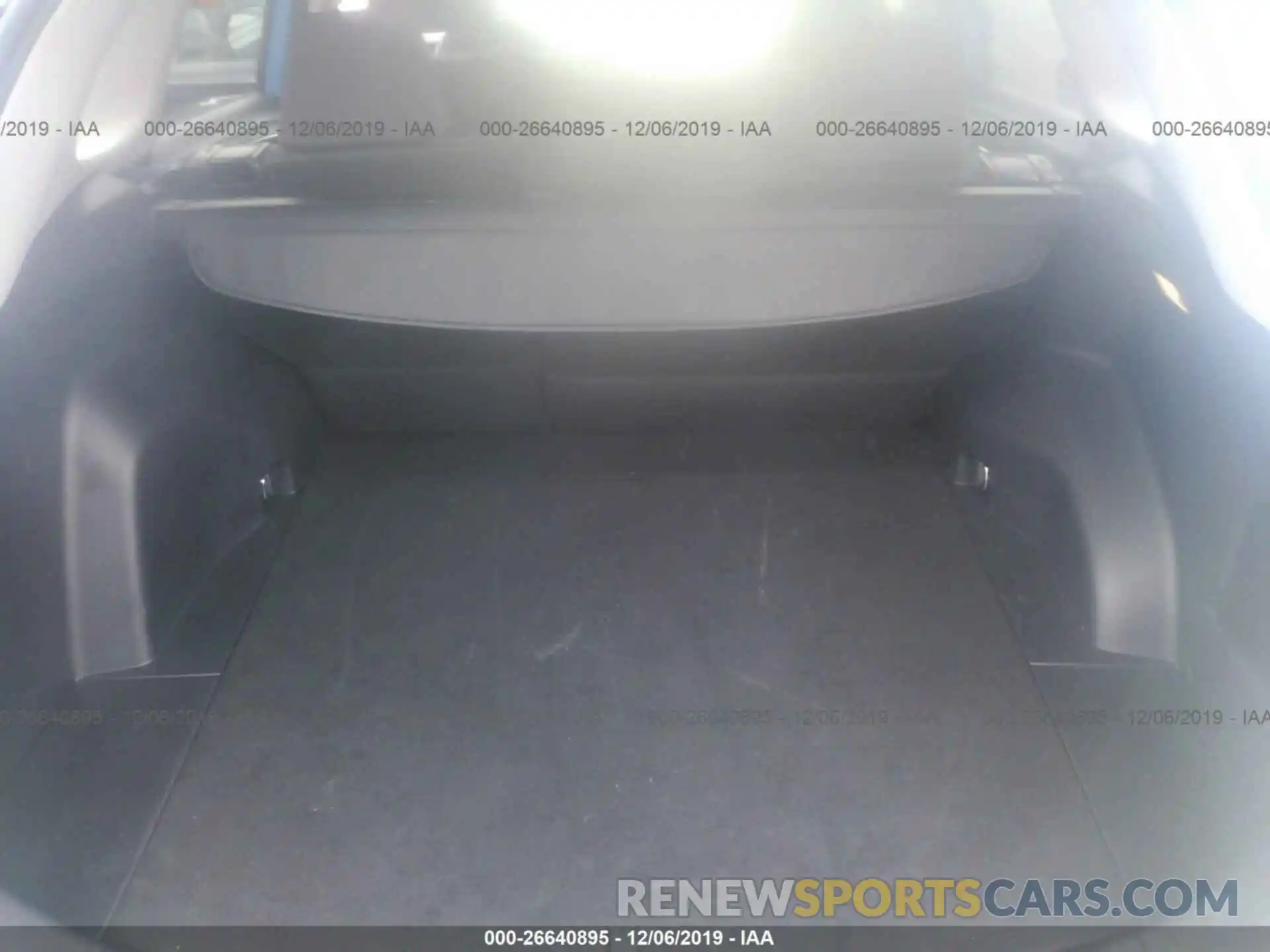 8 Photograph of a damaged car 2T3W1RFV3KC002517 TOYOTA RAV4 2019