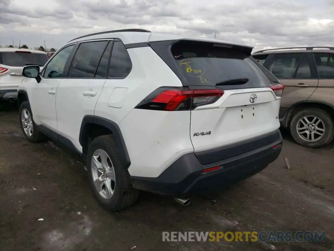 3 Фотография поврежденного автомобиля 2T3W1RFV3KC011279 TOYOTA RAV4 2019