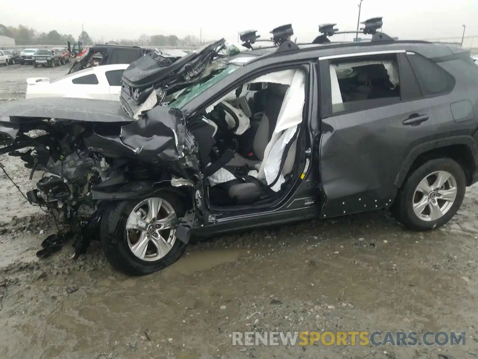 9 Photograph of a damaged car 2T3W1RFV3KC015834 TOYOTA RAV4 2019