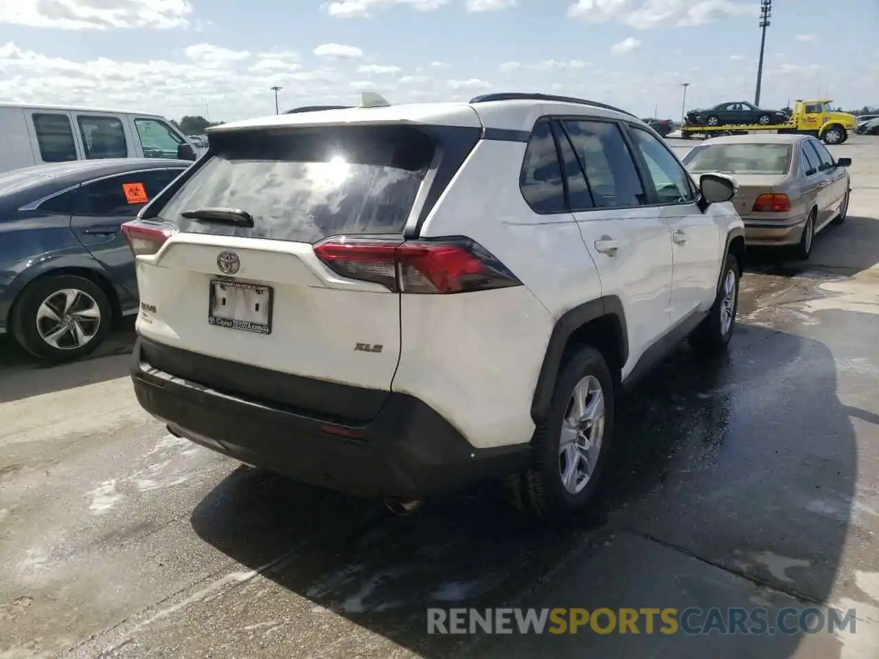 4 Photograph of a damaged car 2T3W1RFV3KC016482 TOYOTA RAV4 2019