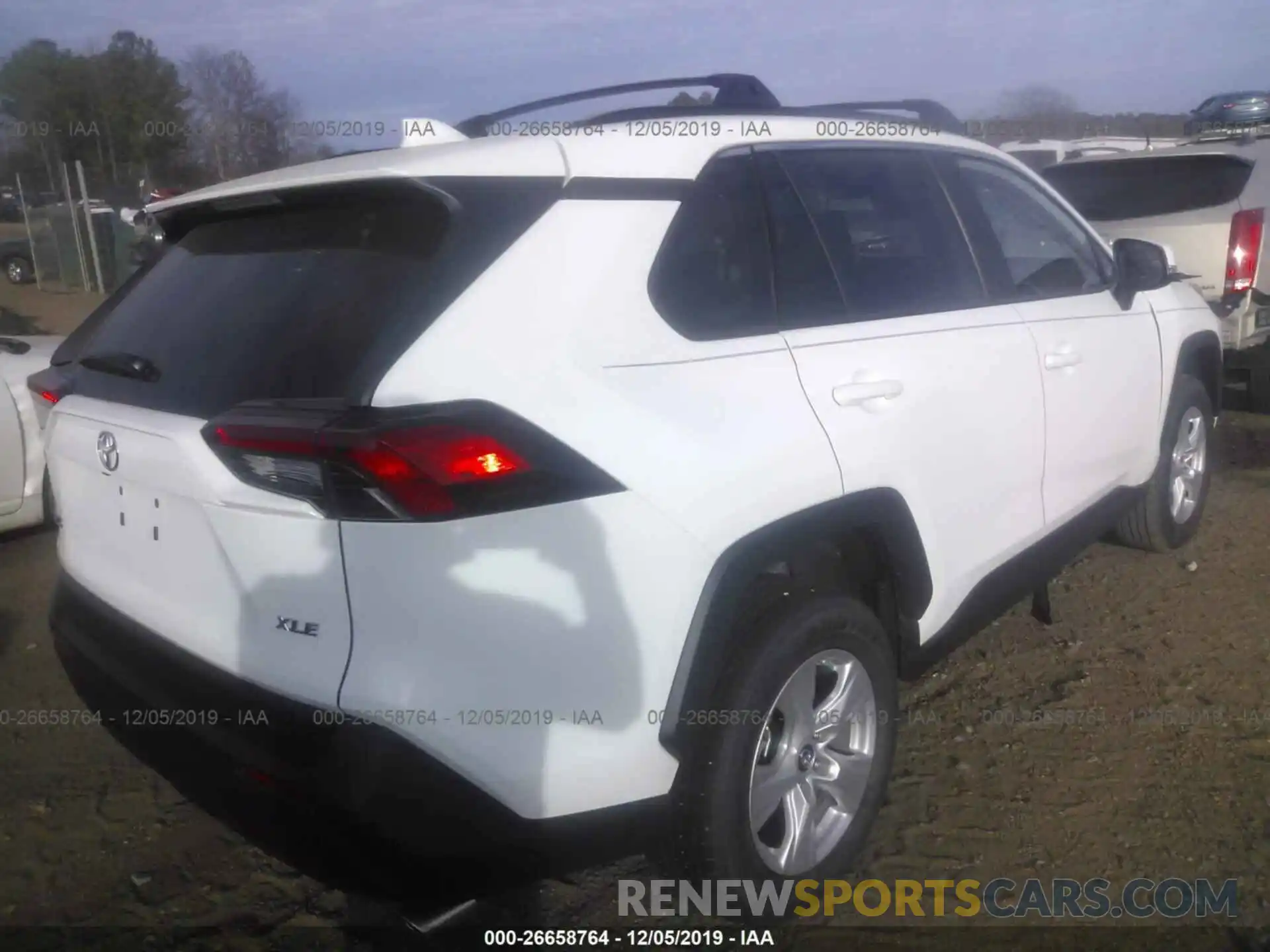 4 Photograph of a damaged car 2T3W1RFV3KC020368 TOYOTA RAV4 2019