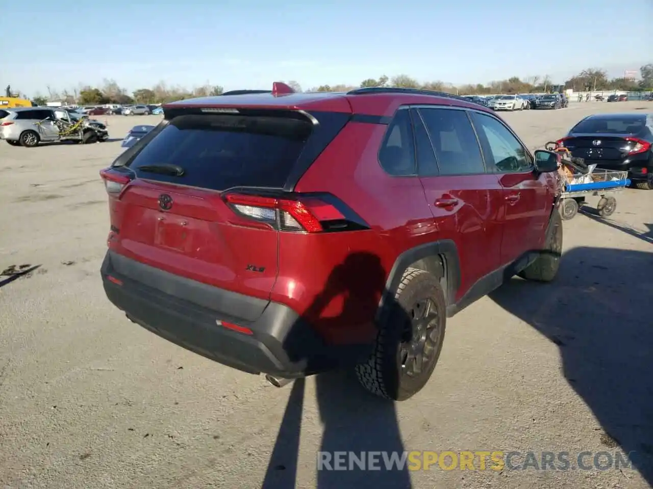 4 Photograph of a damaged car 2T3W1RFV3KC022332 TOYOTA RAV4 2019