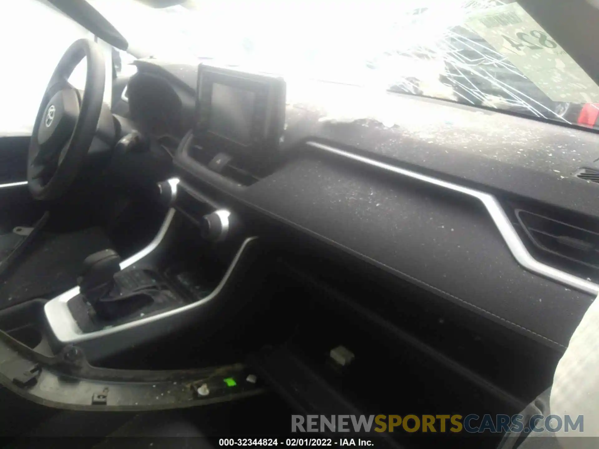 5 Photograph of a damaged car 2T3W1RFV3KC025392 TOYOTA RAV4 2019