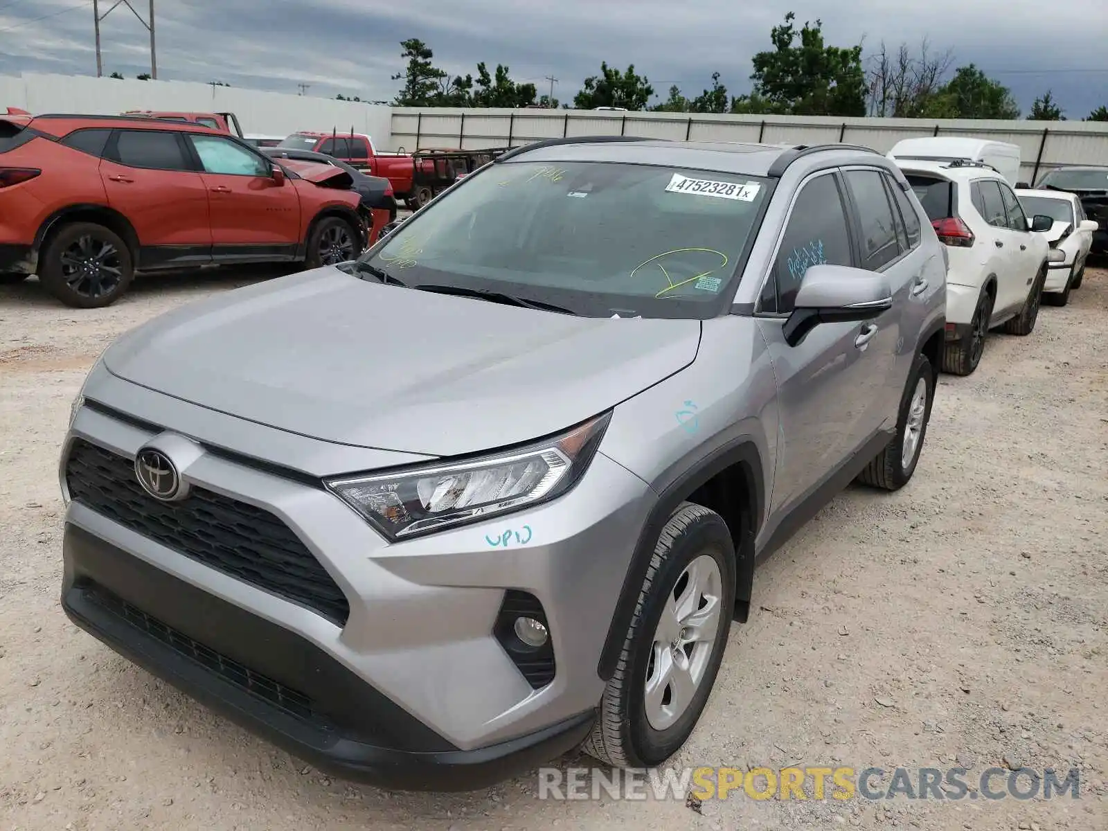 2 Photograph of a damaged car 2T3W1RFV3KC026946 TOYOTA RAV4 2019