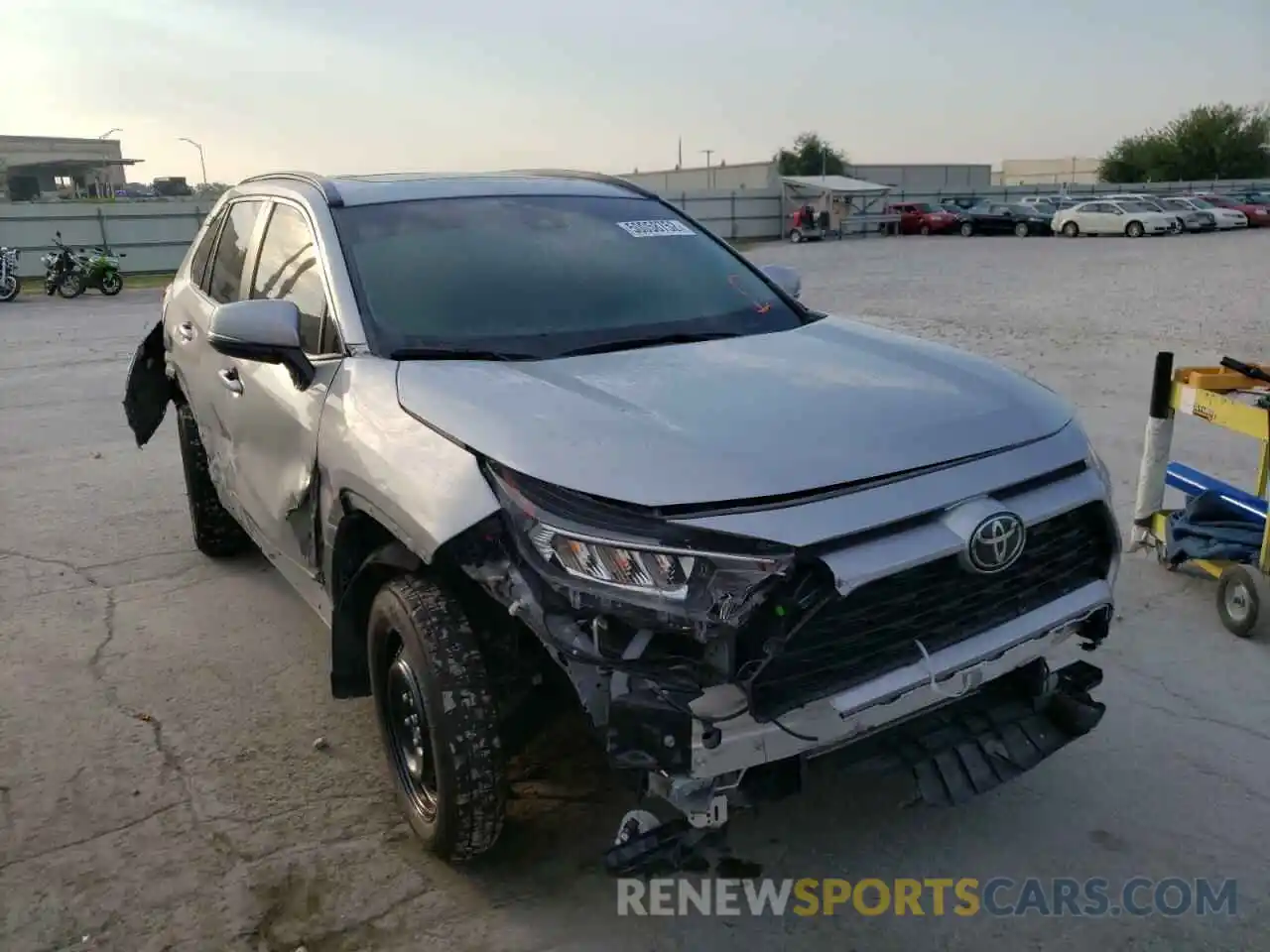 9 Photograph of a damaged car 2T3W1RFV3KC030771 TOYOTA RAV4 2019