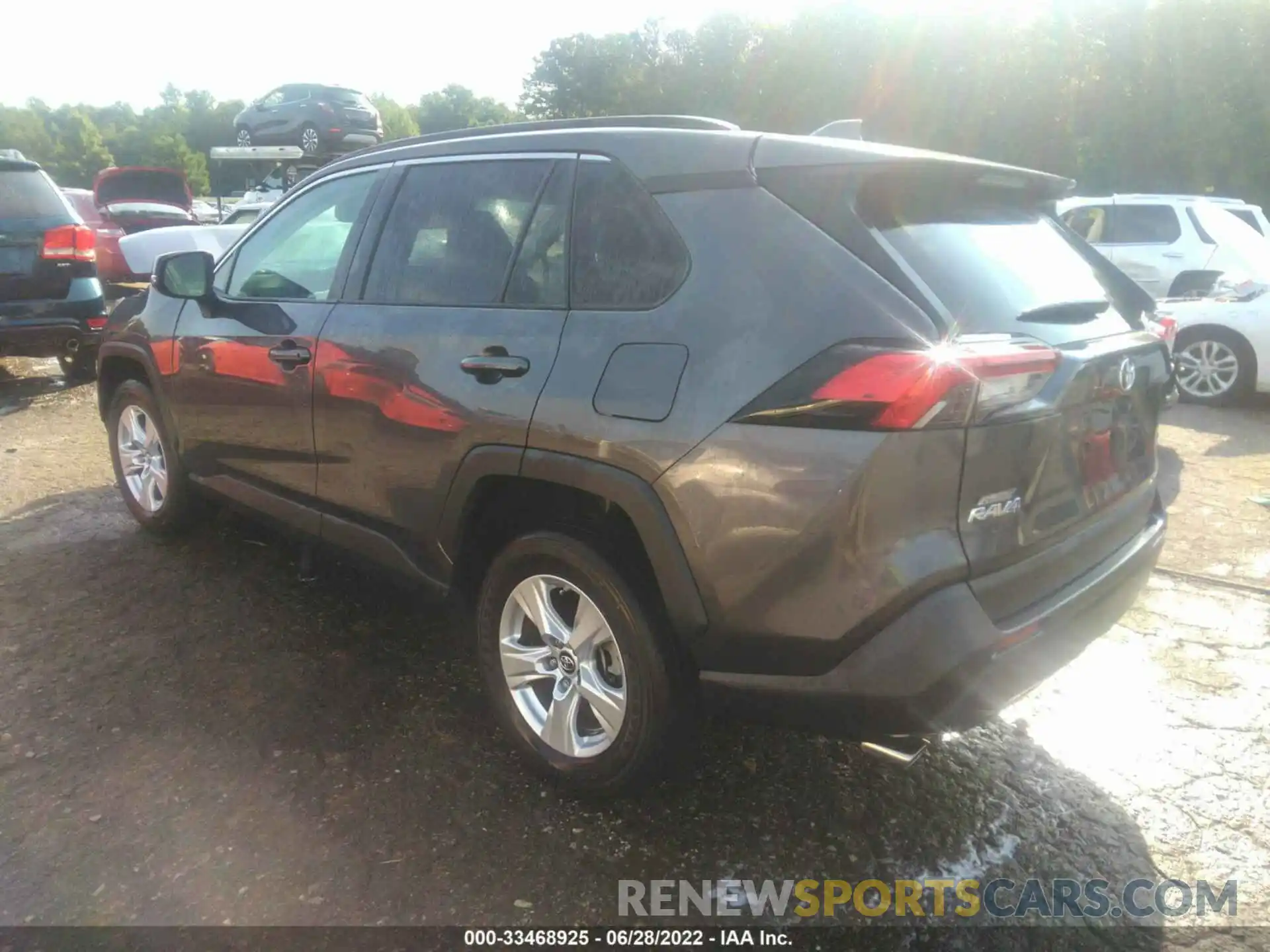 3 Photograph of a damaged car 2T3W1RFV3KW003231 TOYOTA RAV4 2019