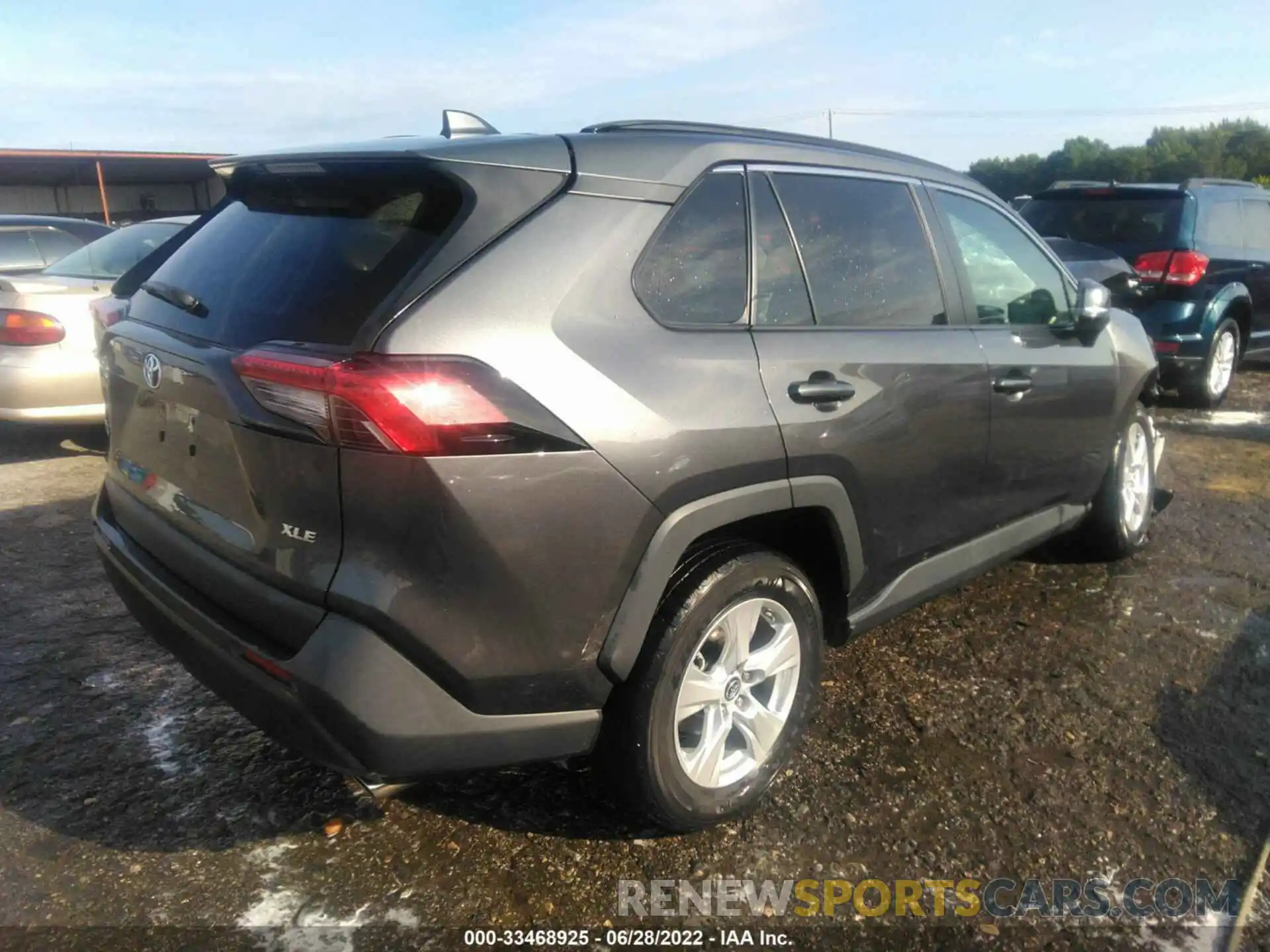 4 Photograph of a damaged car 2T3W1RFV3KW003231 TOYOTA RAV4 2019