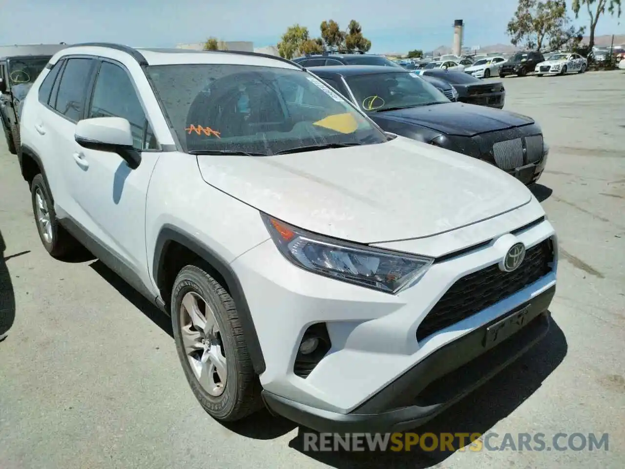 1 Photograph of a damaged car 2T3W1RFV3KW003746 TOYOTA RAV4 2019