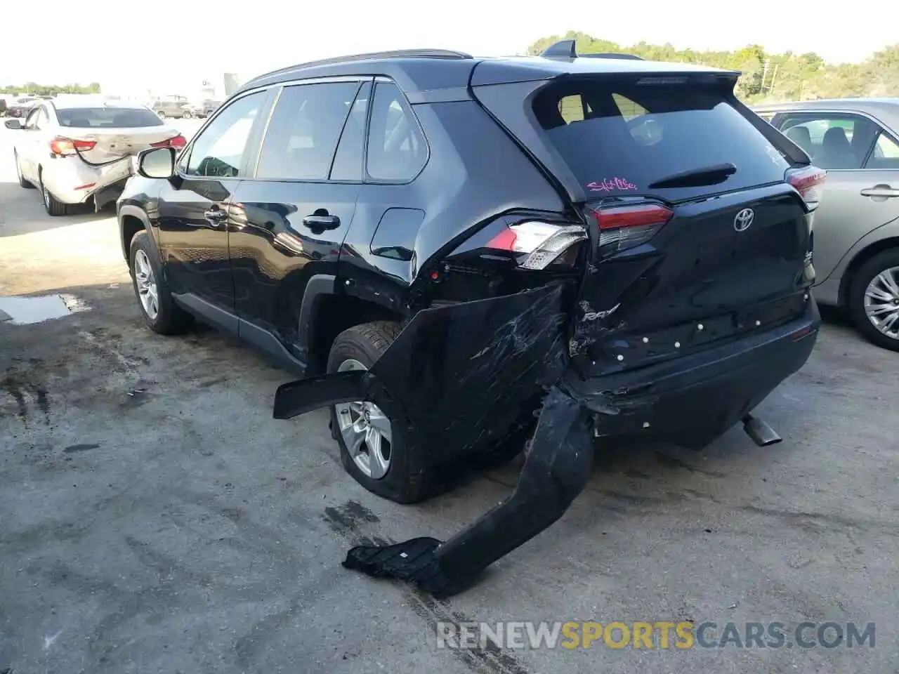 3 Photograph of a damaged car 2T3W1RFV3KW003827 TOYOTA RAV4 2019