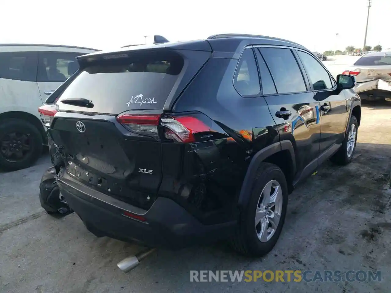 4 Photograph of a damaged car 2T3W1RFV3KW003827 TOYOTA RAV4 2019