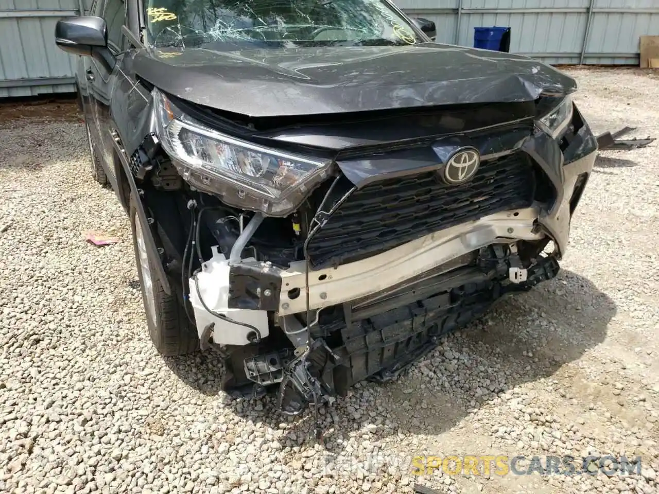 9 Photograph of a damaged car 2T3W1RFV3KW010664 TOYOTA RAV4 2019